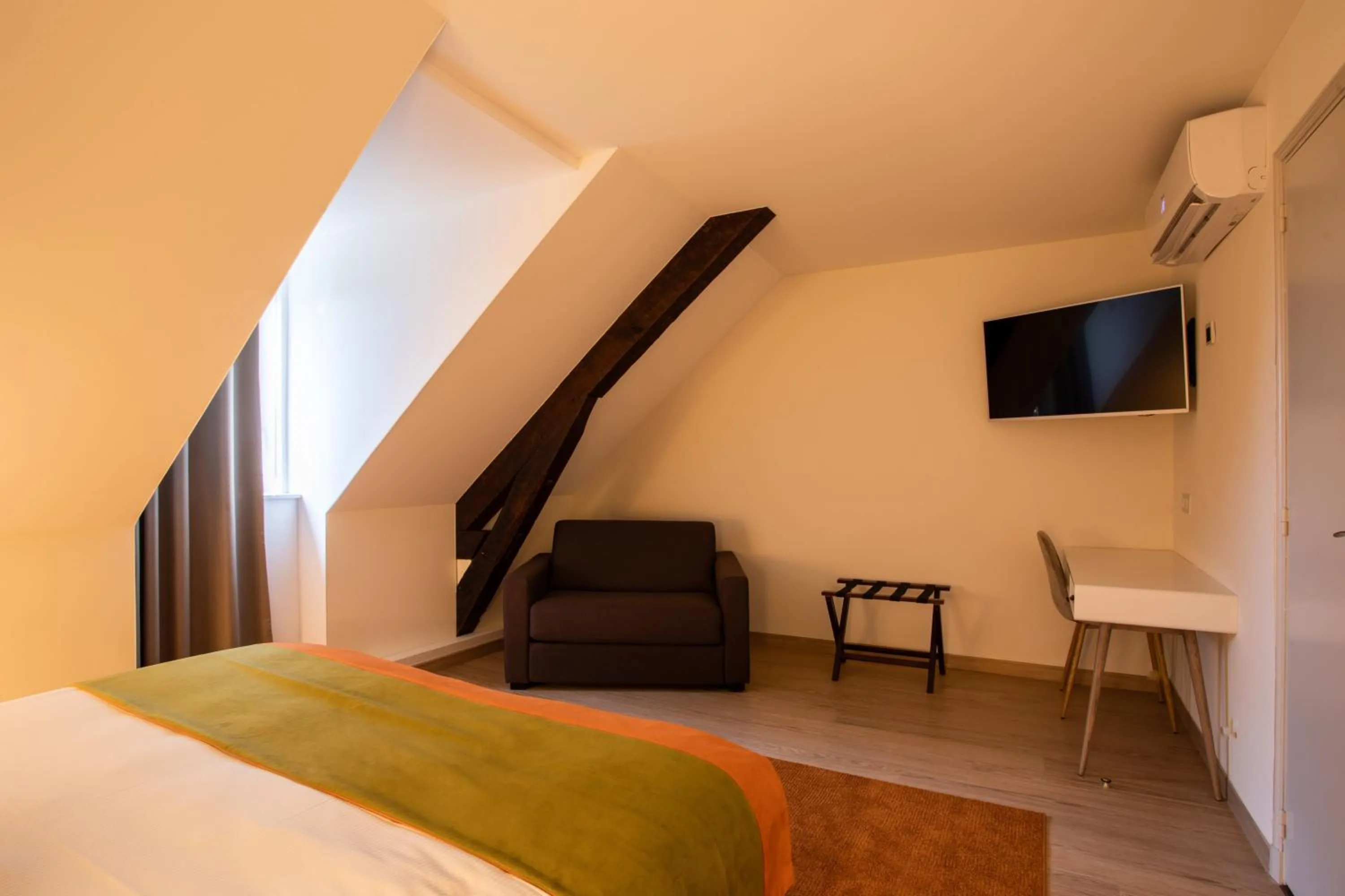 TV and multimedia, Bed in La Maison TATIN