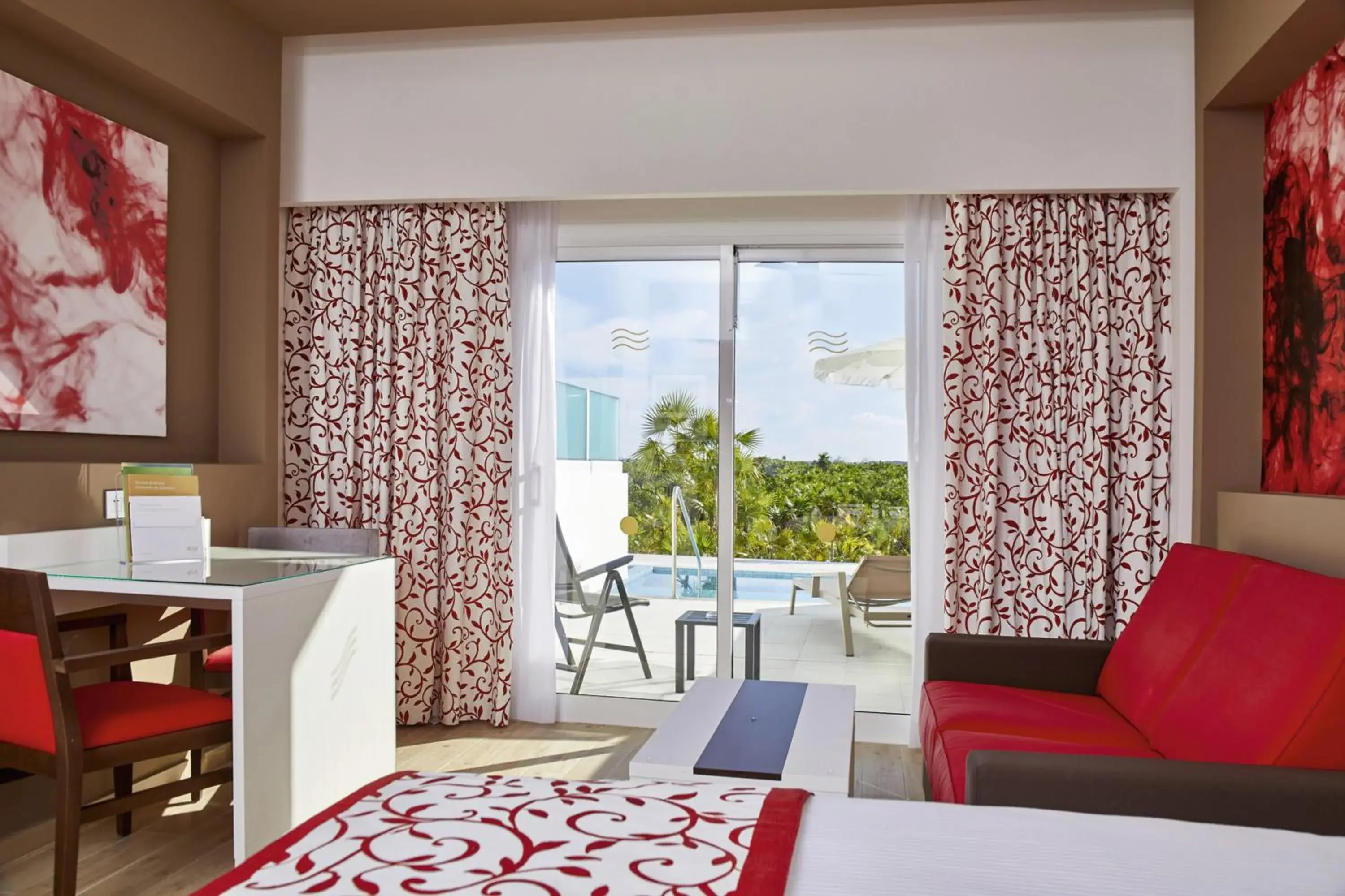 Swim-up Junior Suite Adults Only (18+) in Riu Palace Costa Mujeres - All Inclusive Swim-up Junior Suite Adults Only (18+) in Riu Palace Costa Mujeres - All Inclusive