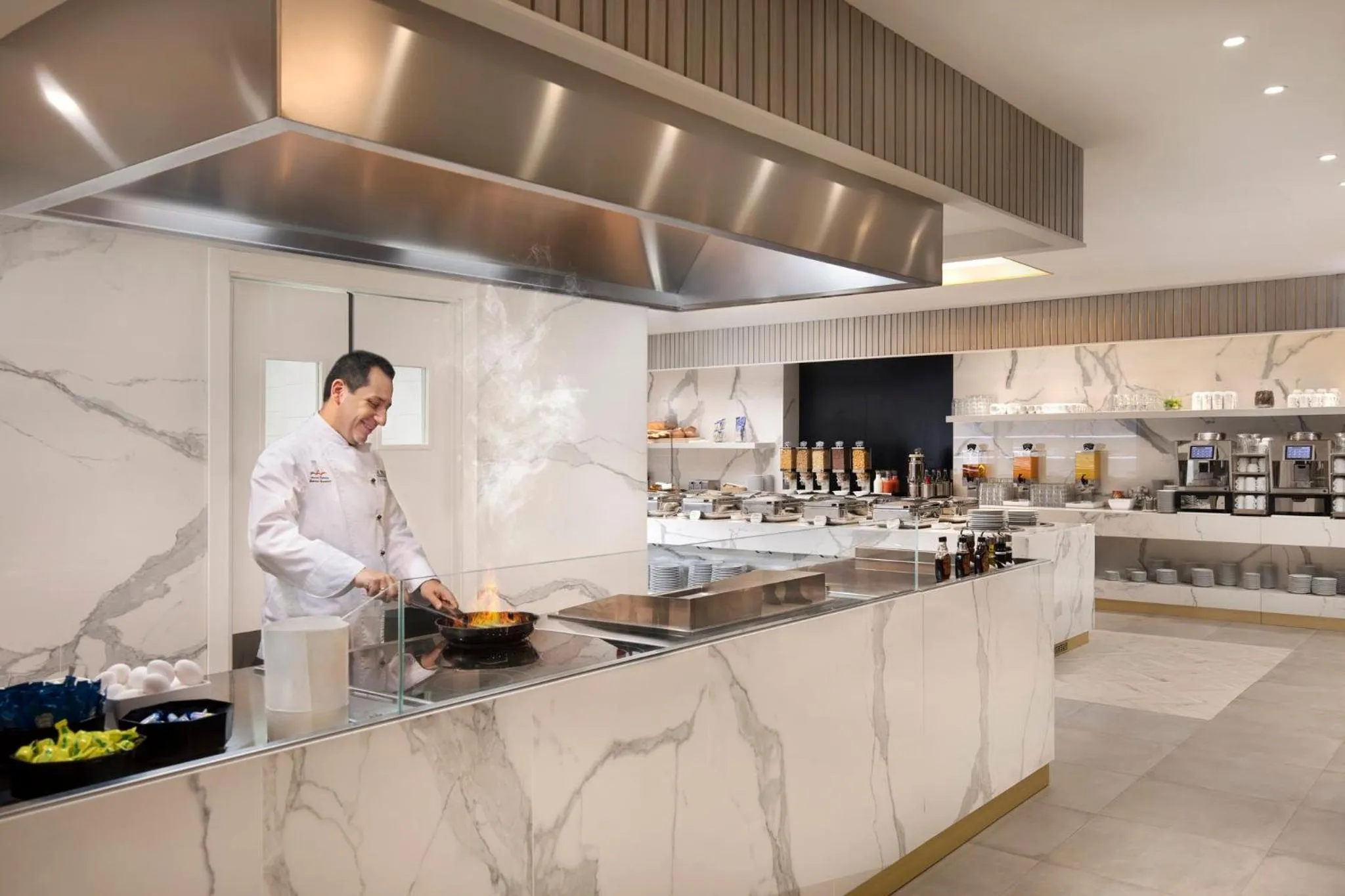 Breakfast in Crowne Plaza Zürich by IHG