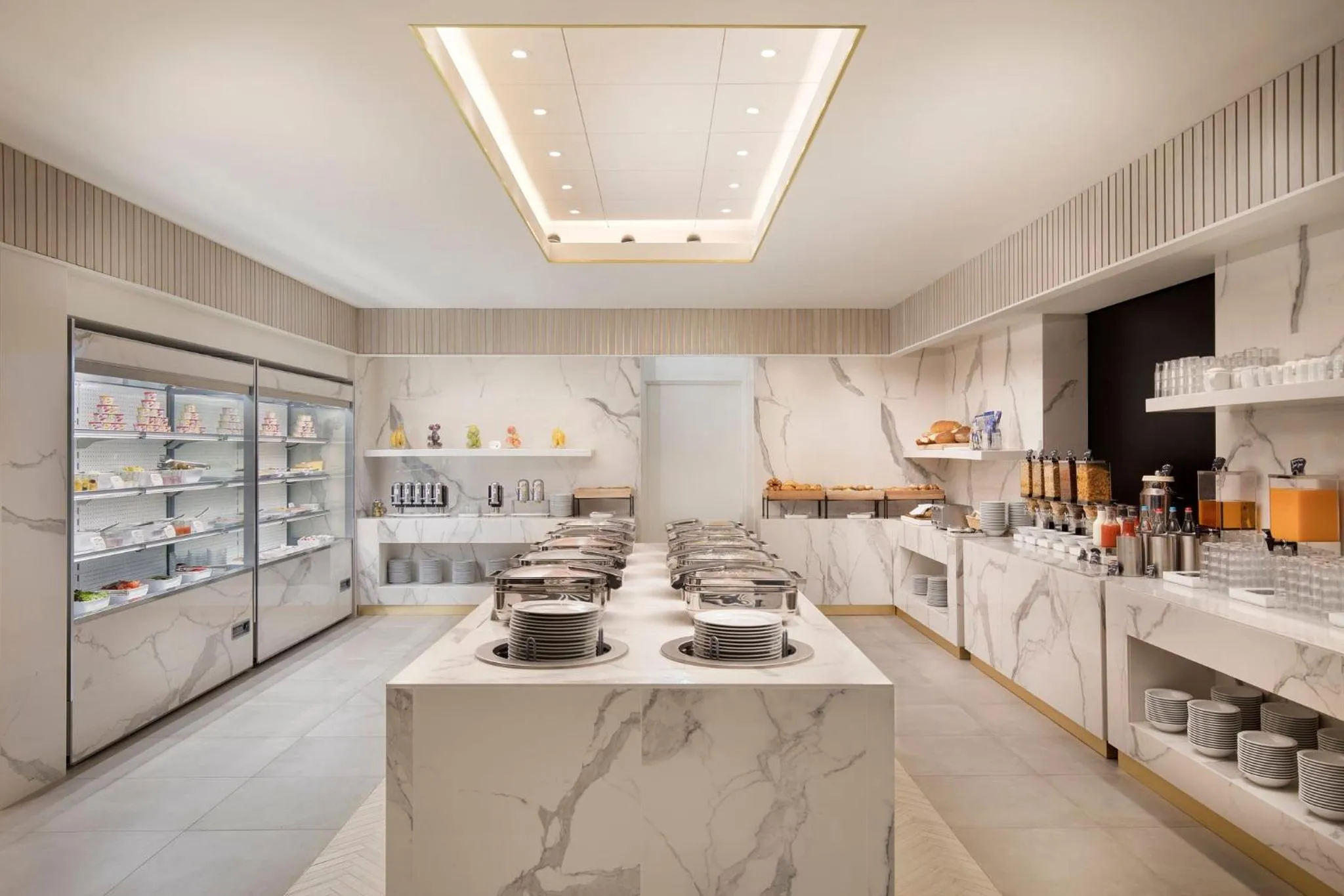 Breakfast in Crowne Plaza Zürich by IHG