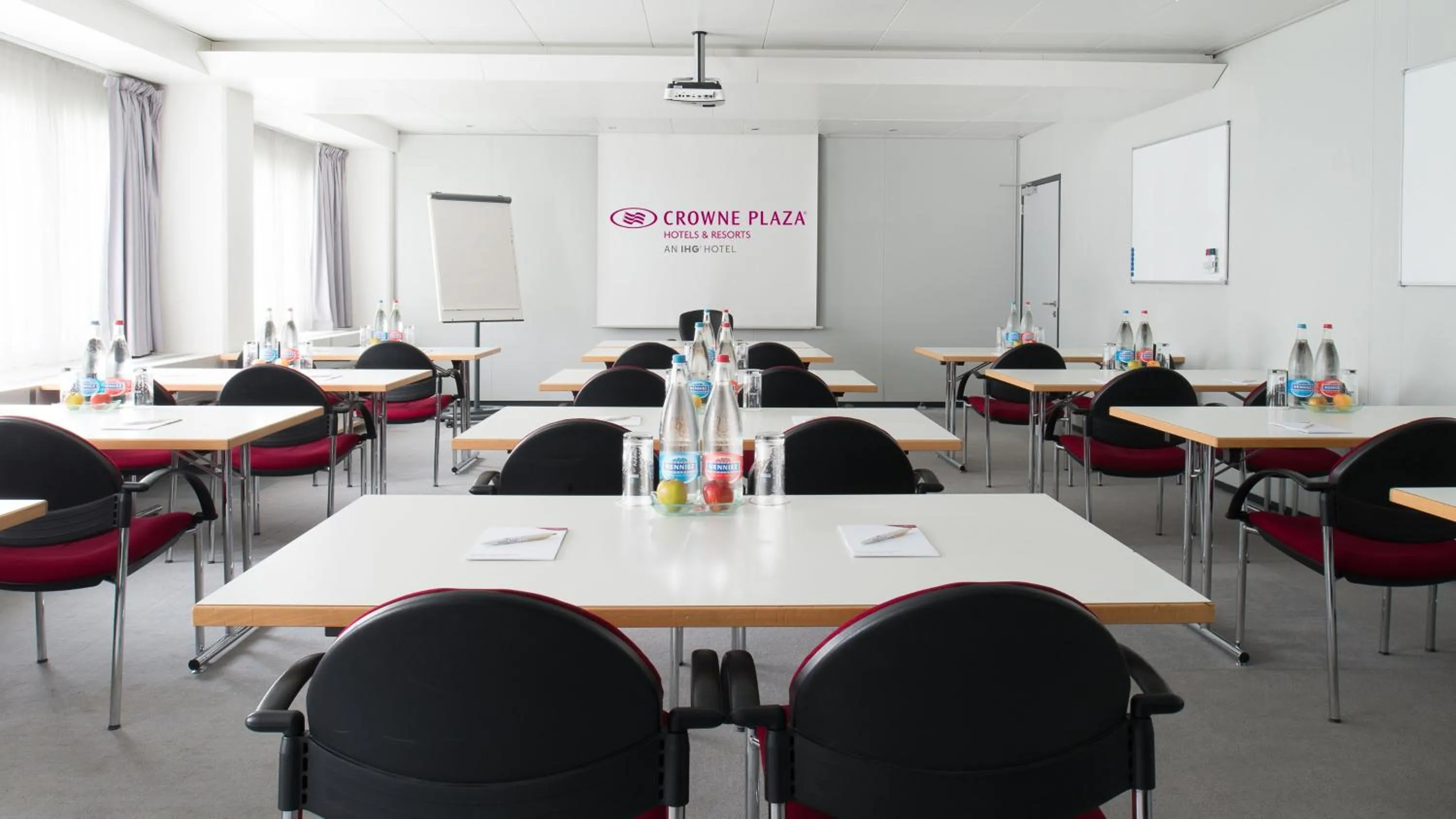Meeting/conference room in Crowne Plaza Zürich by IHG