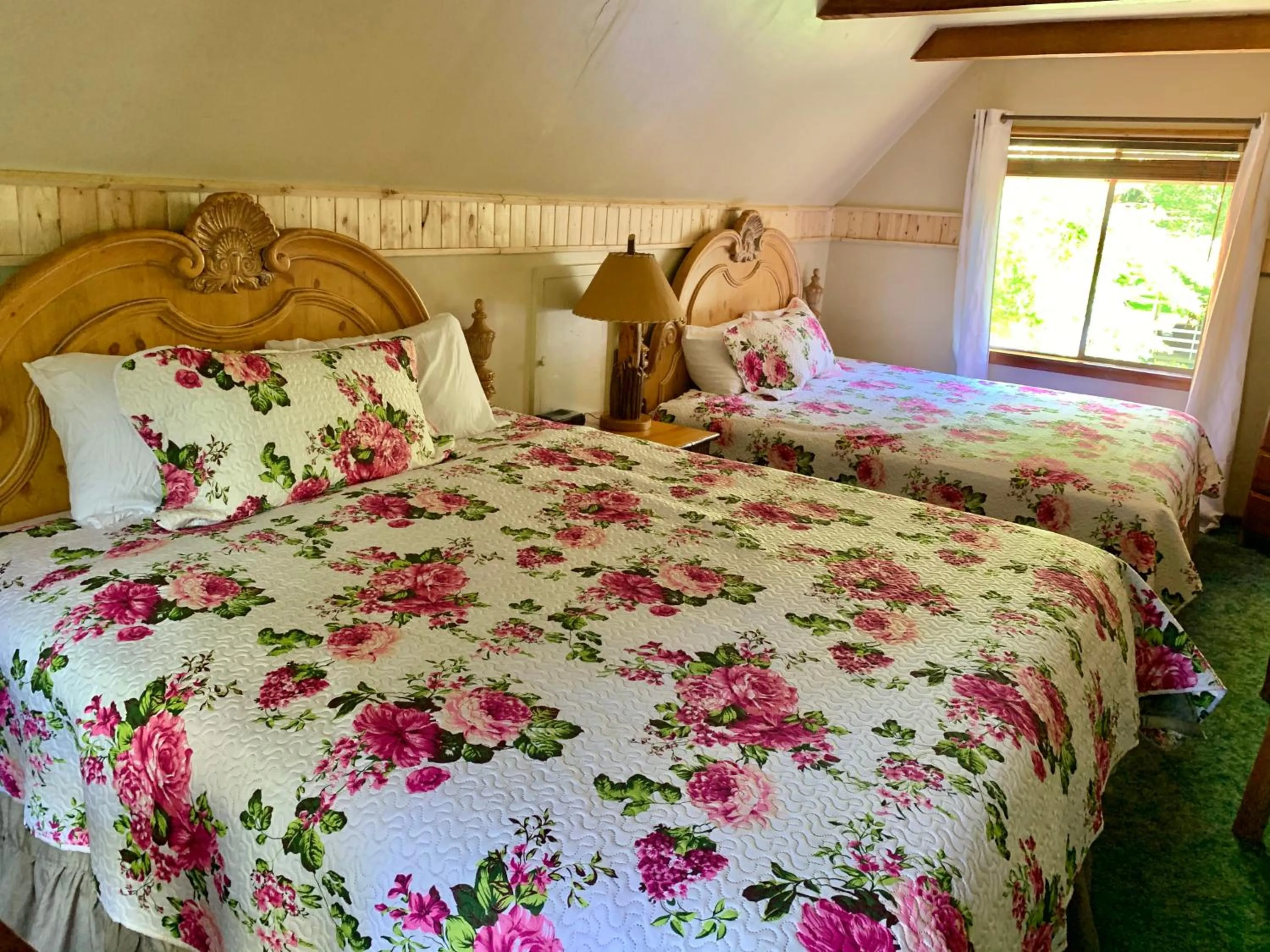 Bedroom, Bed in Grey Squirrel Resort