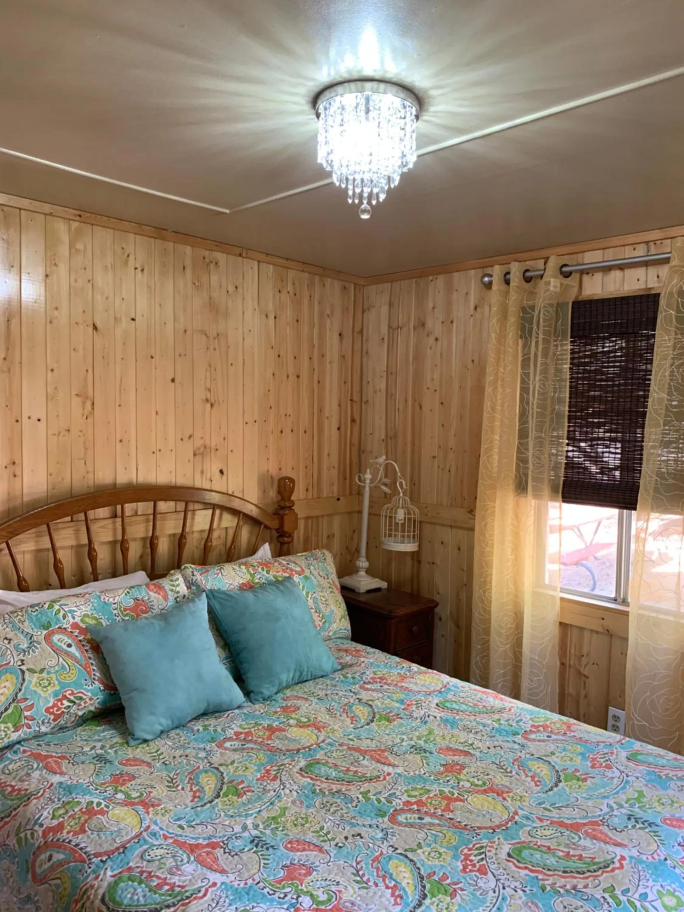 Bedroom, Bed in Grey Squirrel Resort