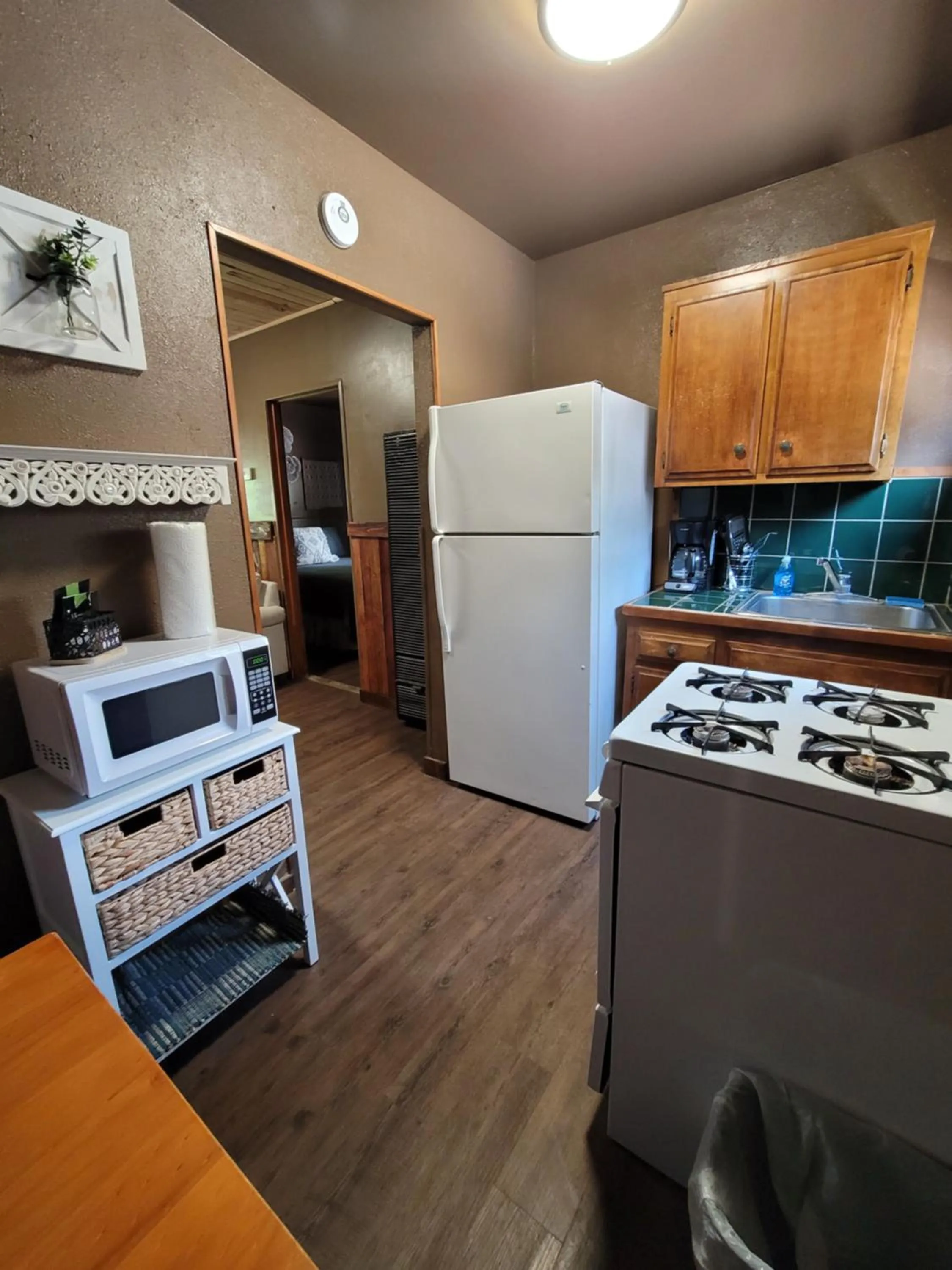 Kitchen or kitchenette in Grey Squirrel Resort