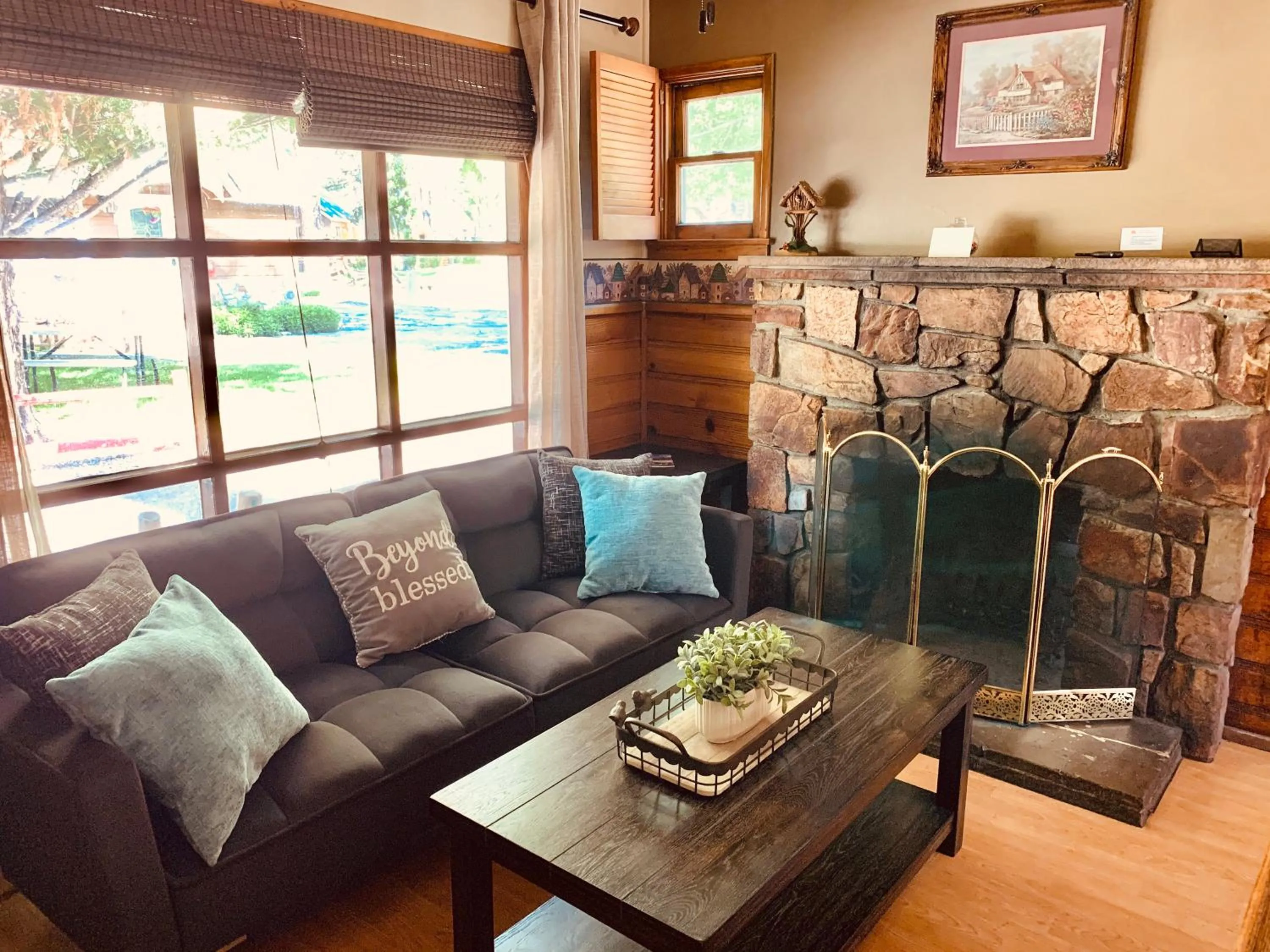 Living room in Grey Squirrel Resort