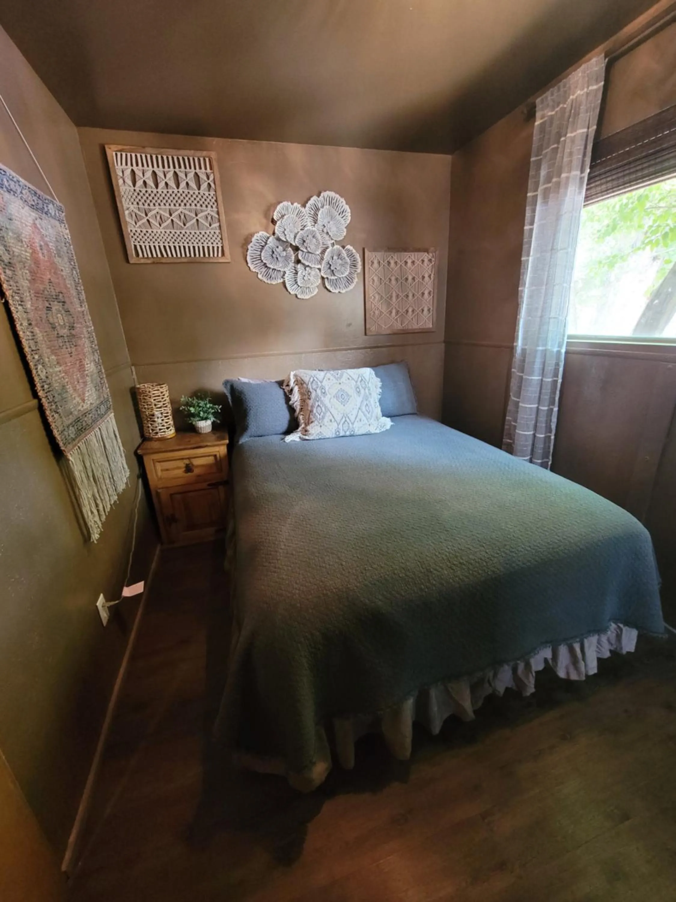 Bed in Grey Squirrel Resort