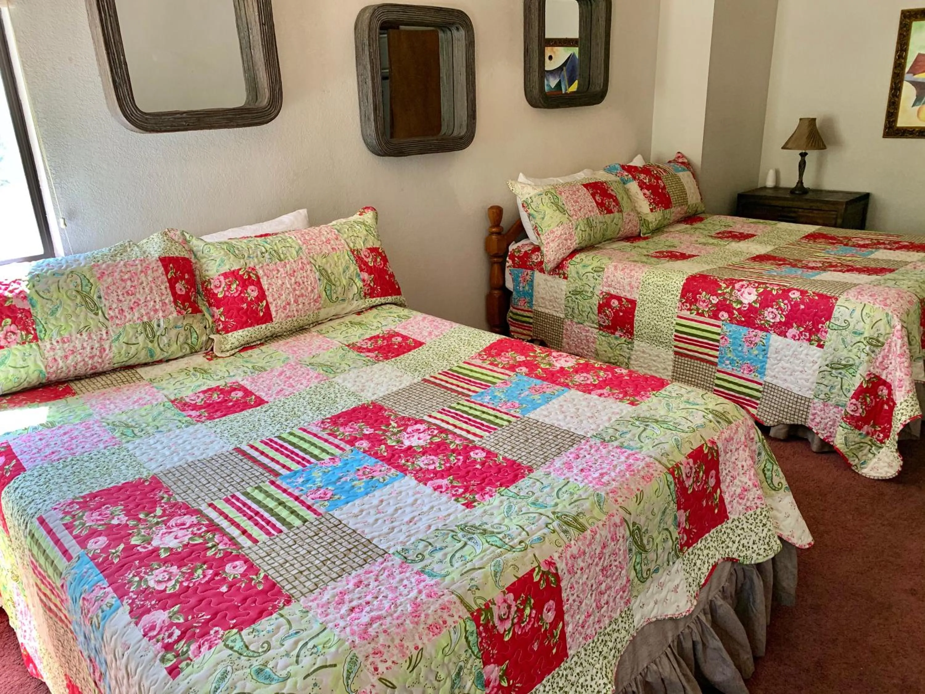 Bedroom, Bed in Grey Squirrel Resort