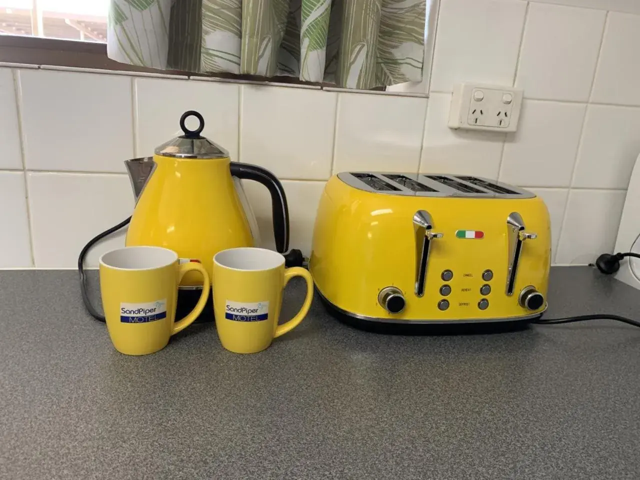 Family Room with Sea View in Sandpiper Motel Family Room with Sea View in Sandpiper Motel