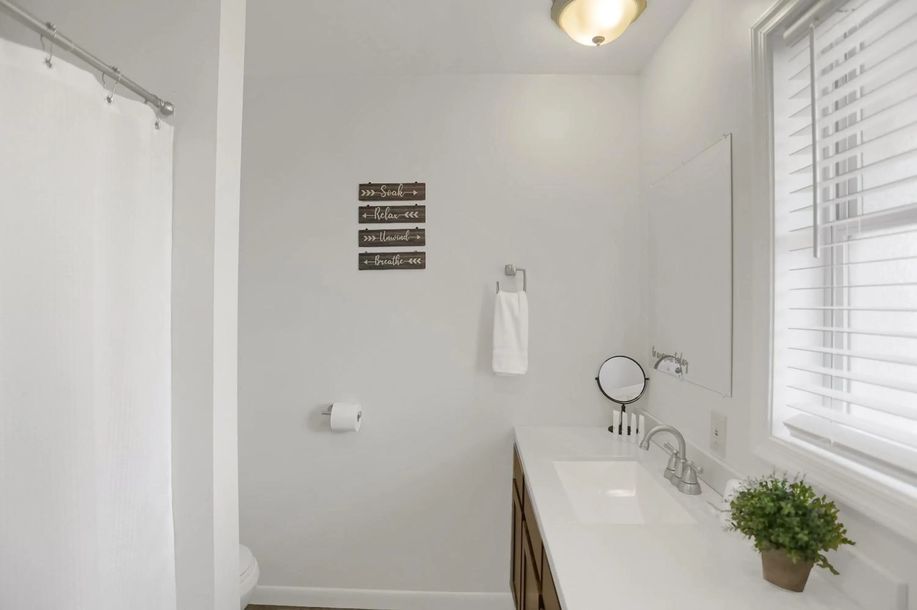 Shower in Halifax Inn