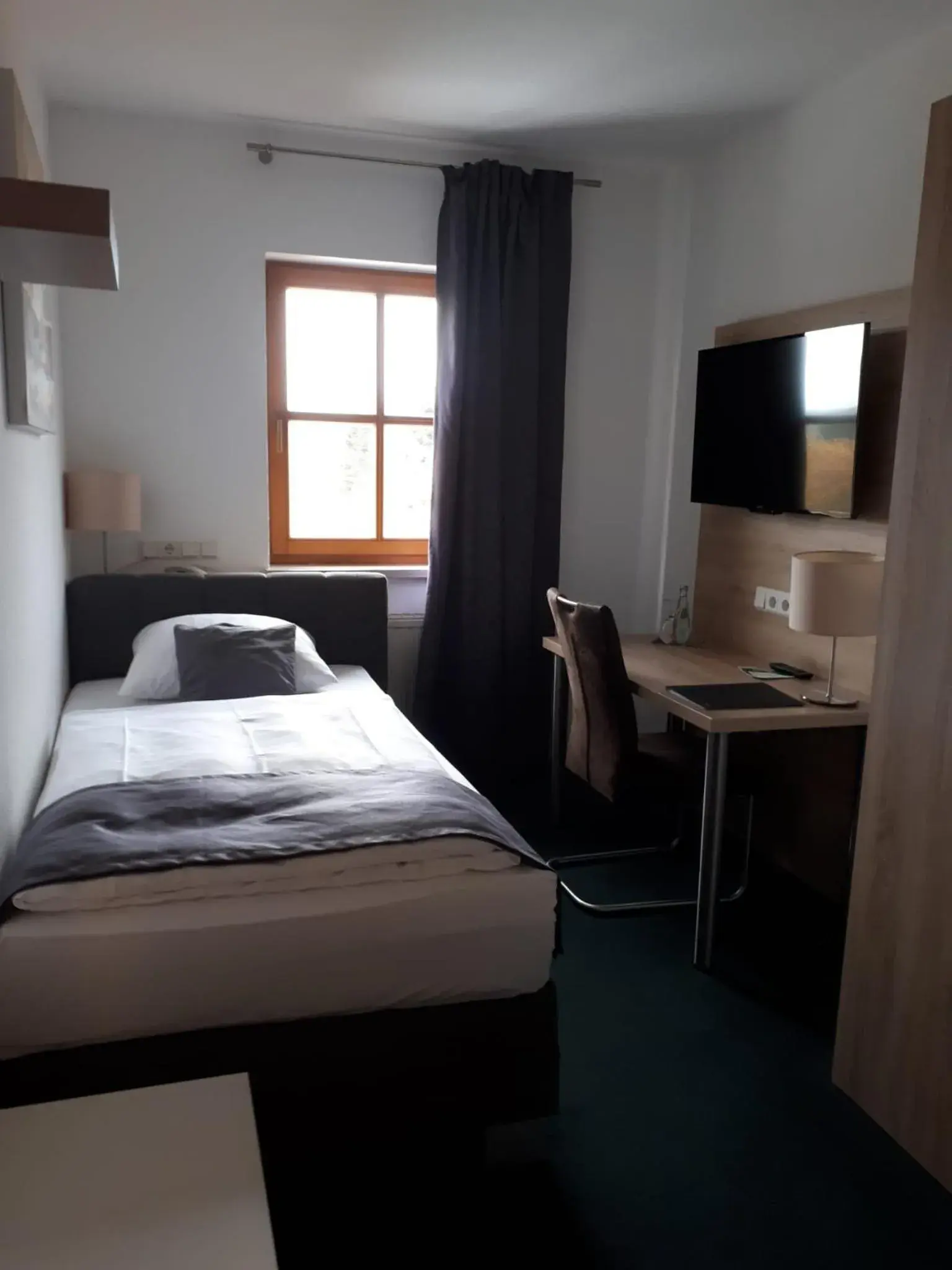 Comfort Single Room in Seehotel Losheim Comfort Single Room in Seehotel Losheim
