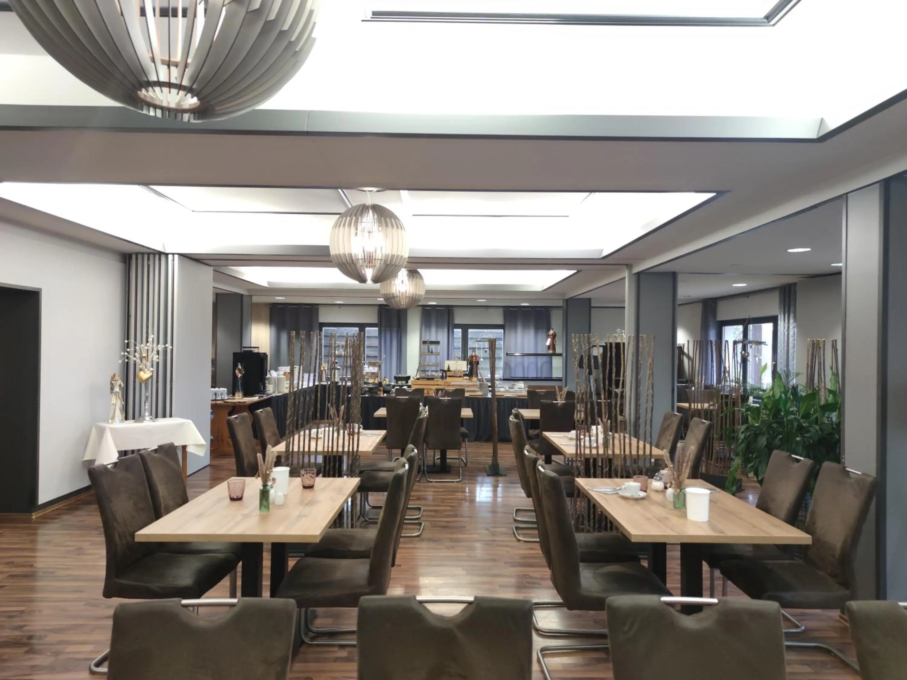 Restaurant/places to eat in Seehotel Losheim