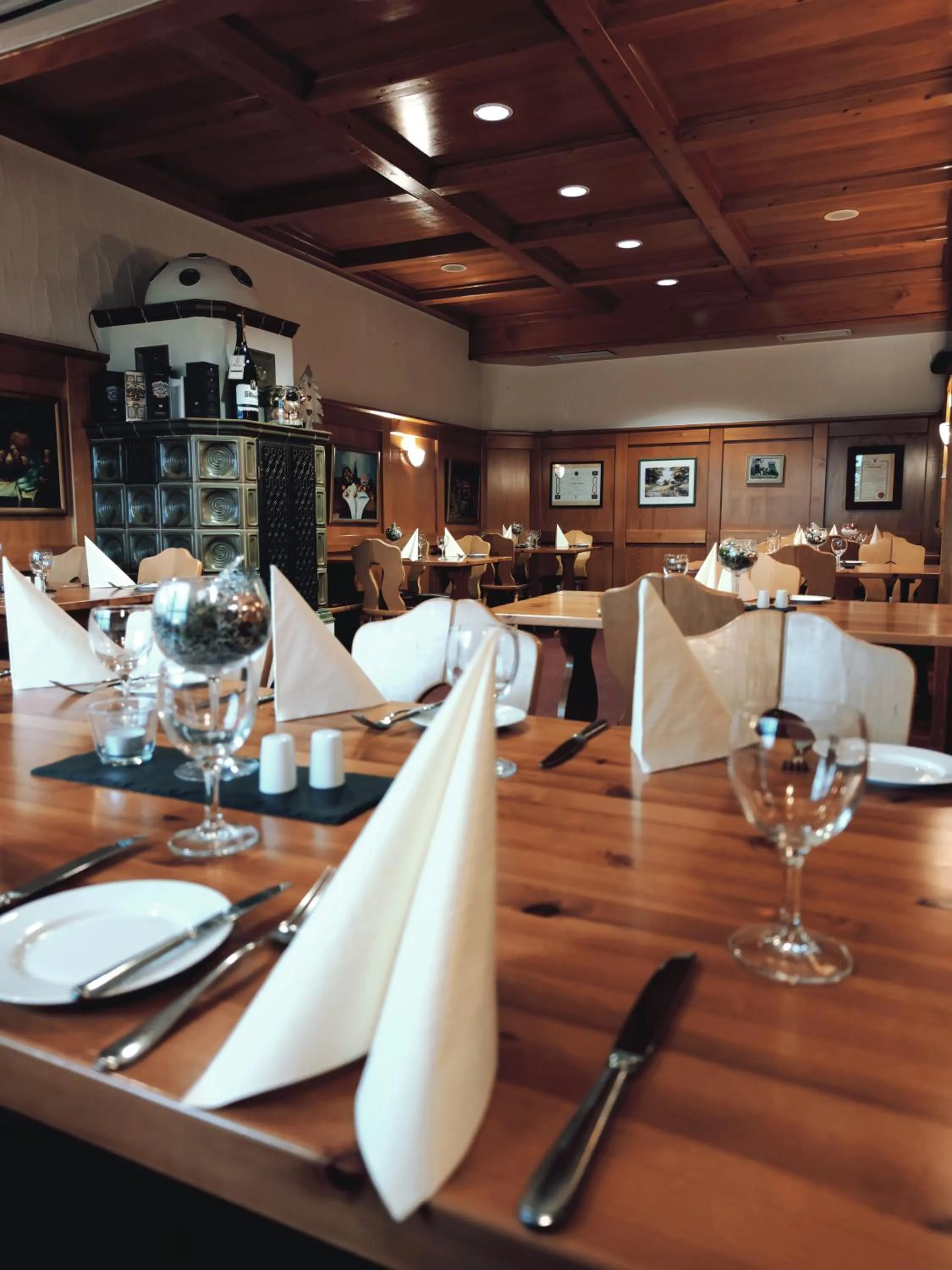 Restaurant/places to eat in Seehotel Losheim