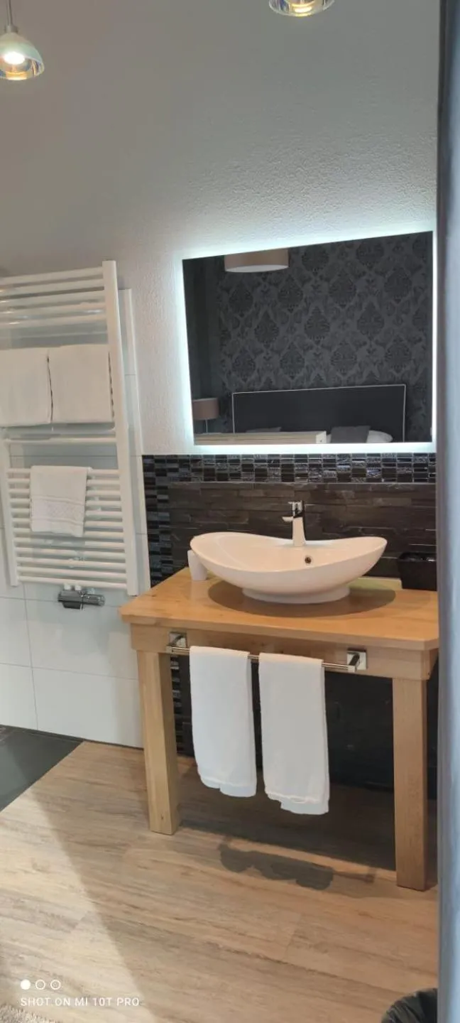 Bathroom in Seehotel Losheim