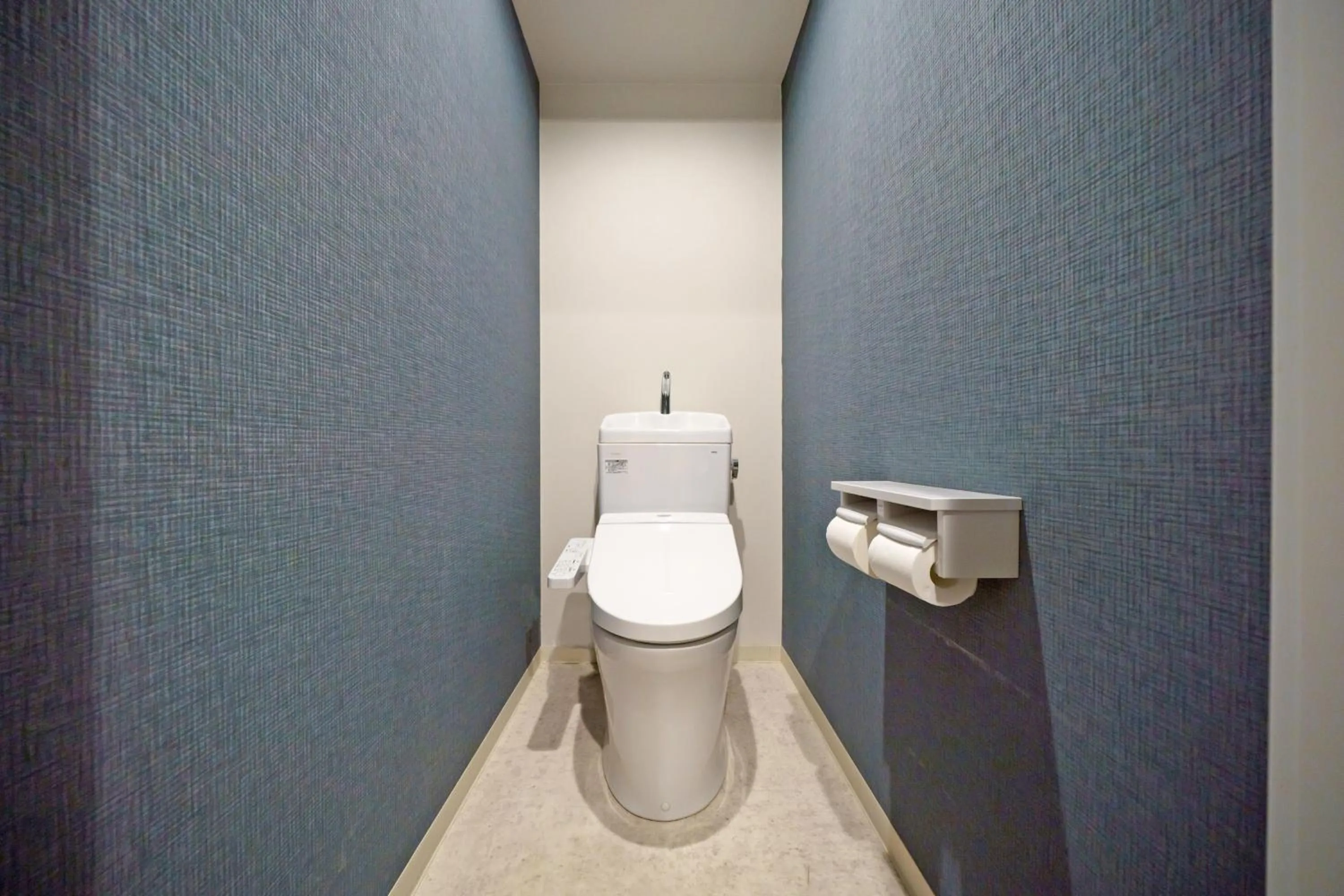 Toilet in Gracia Hotel