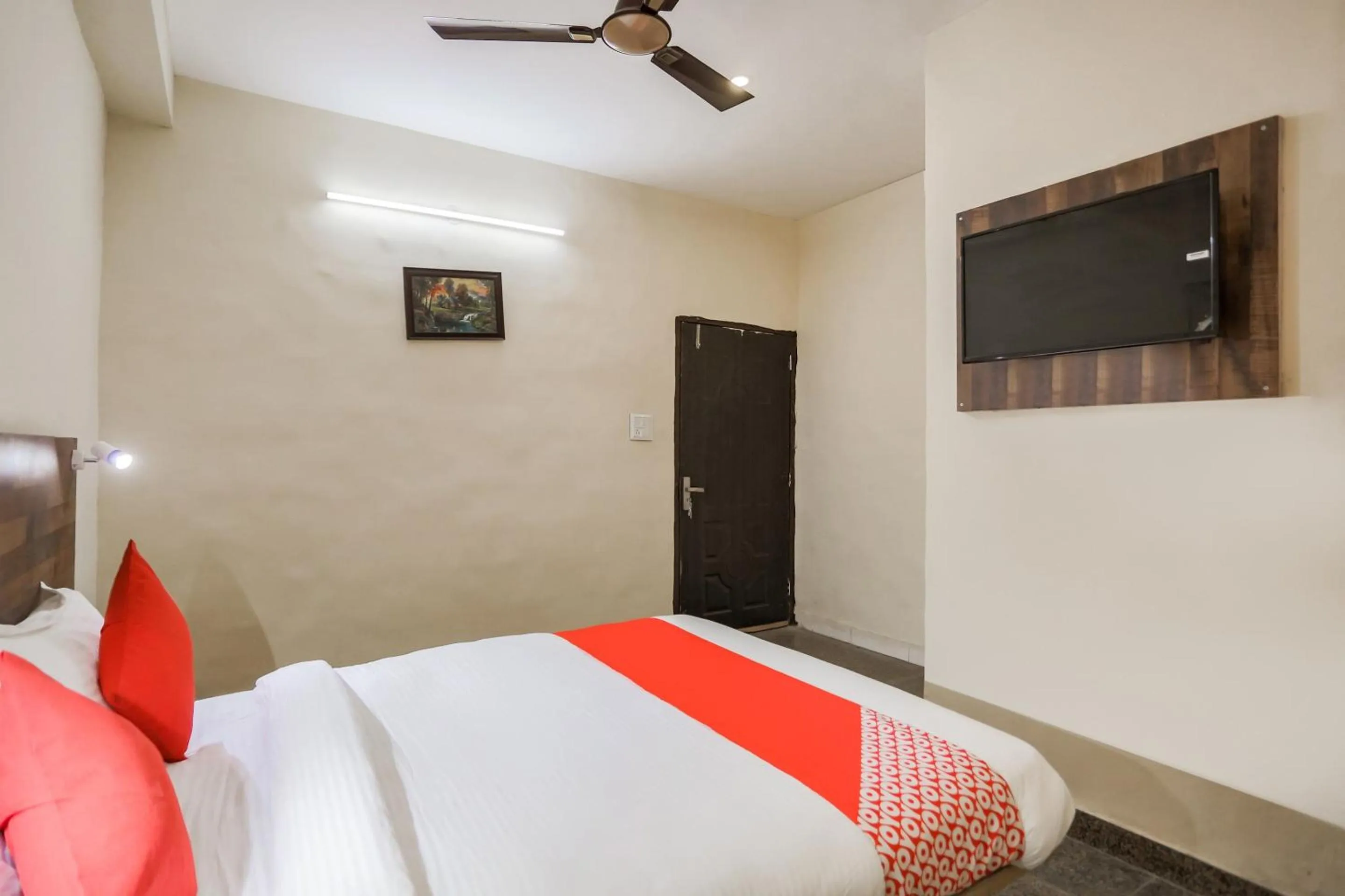 Bedroom, Bed in Hotel O Orchid Inn