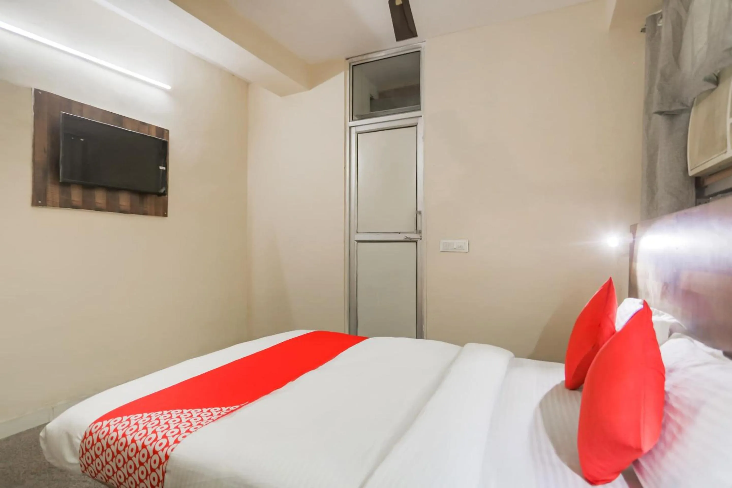 Bedroom, Bed in Hotel O Orchid Inn