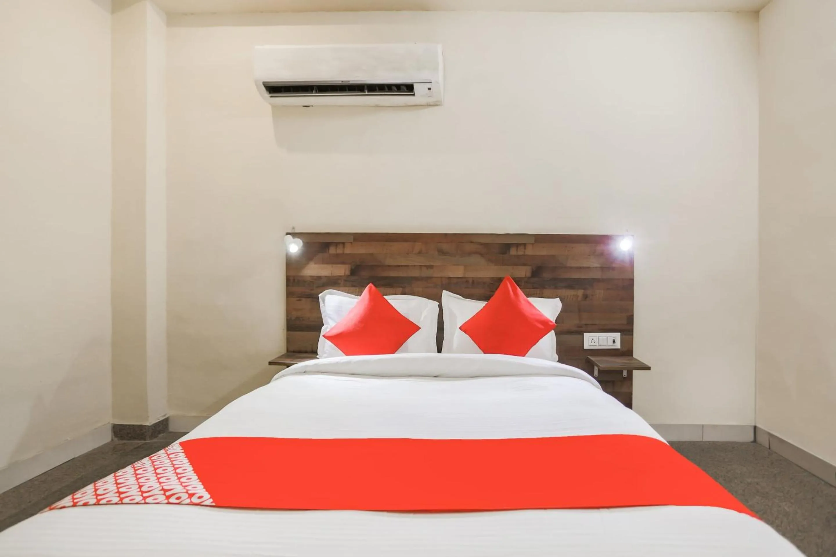 Bedroom, Bed in Hotel O Orchid Inn