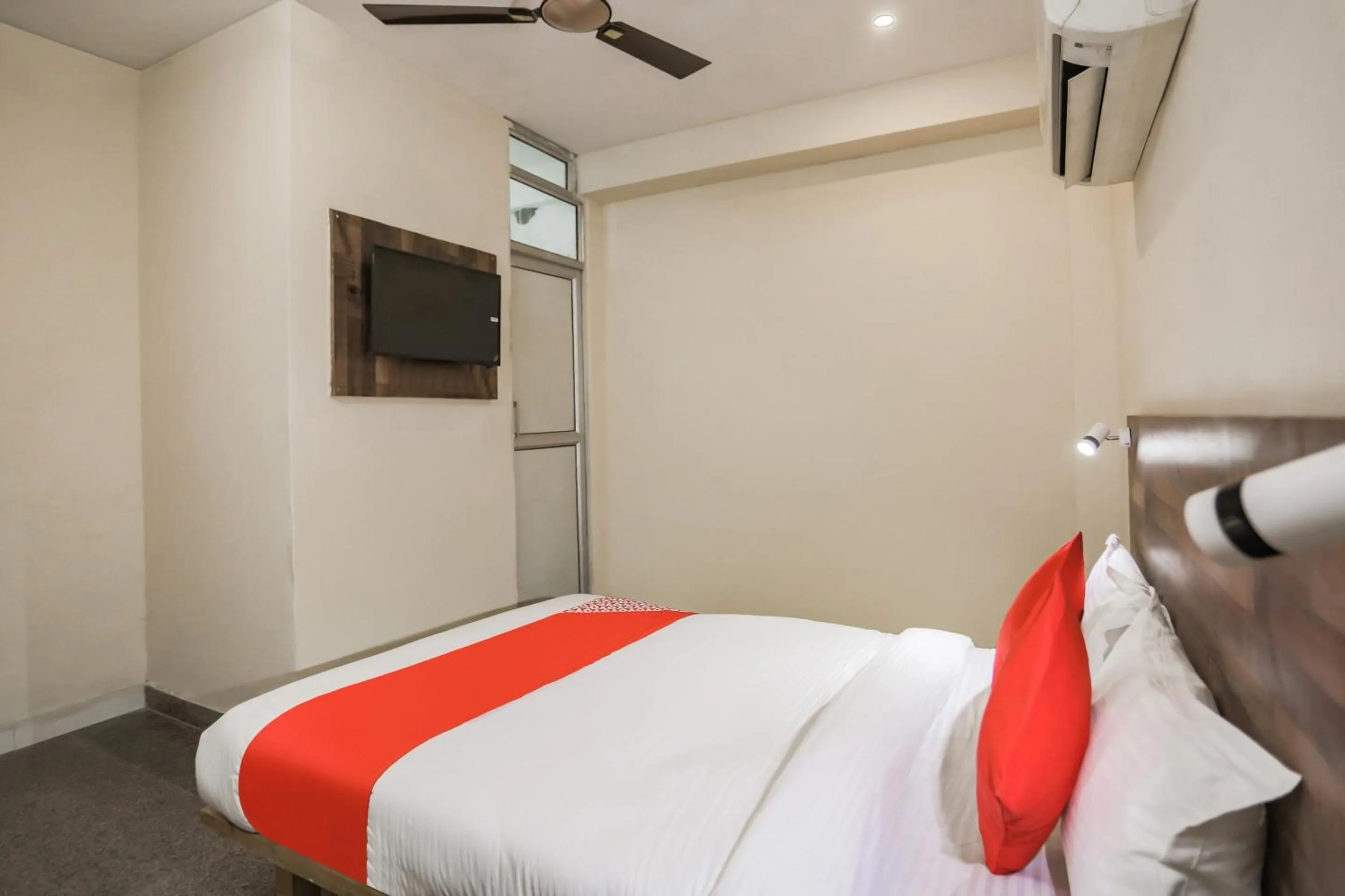 Bedroom, Bed in Hotel O Orchid Inn