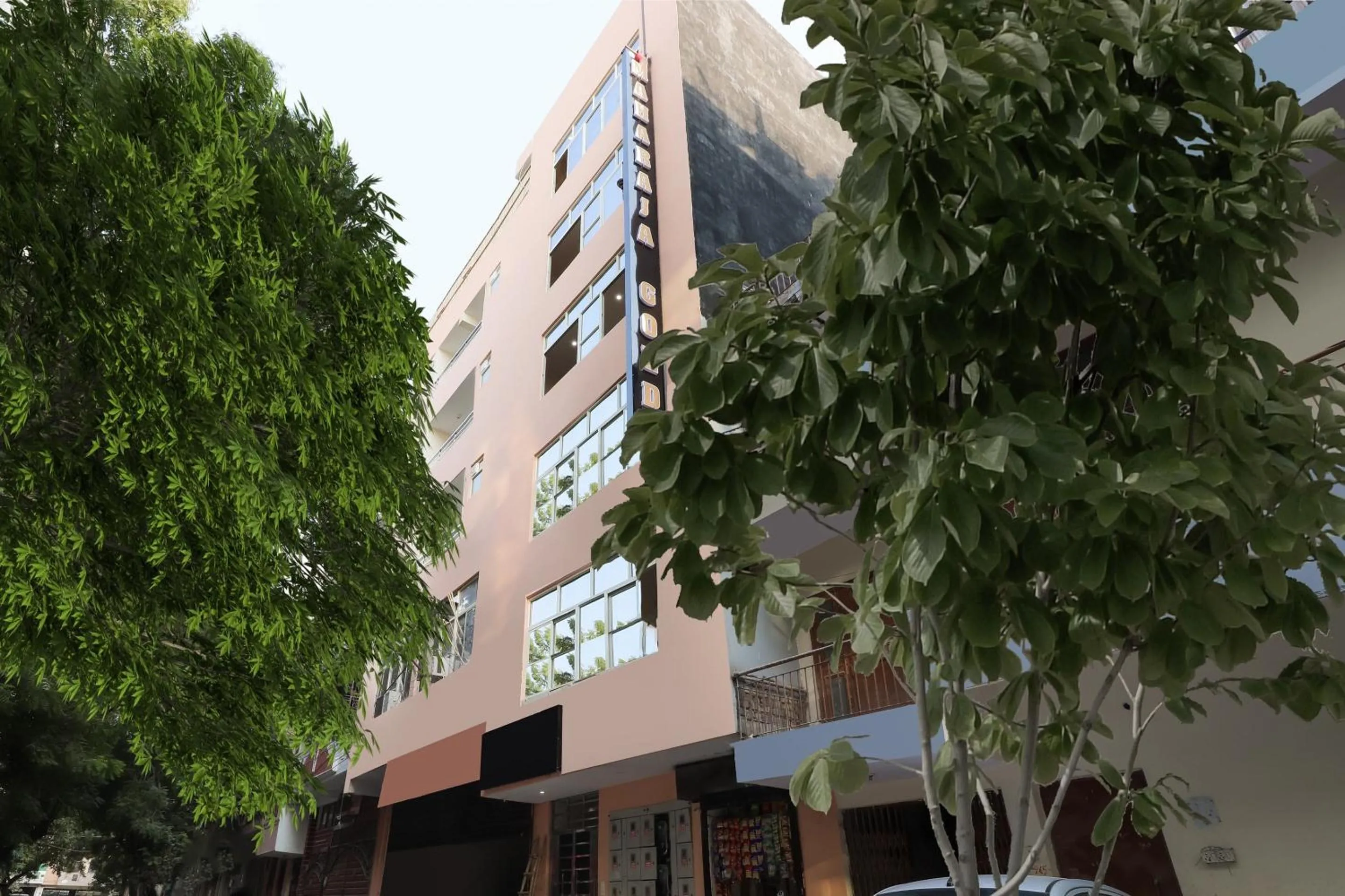 Facade/entrance in Hotel O Maharaja Gold