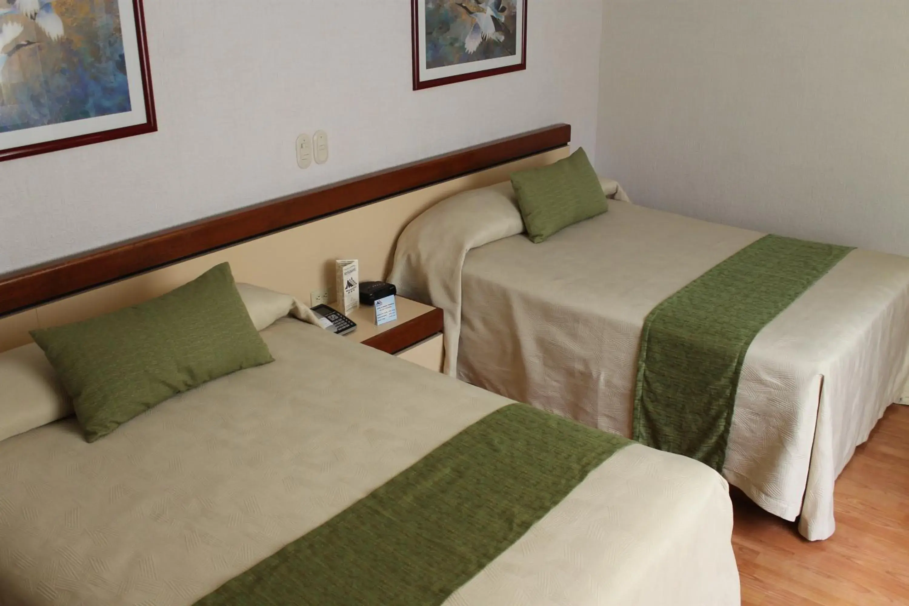 Double Room with Two Double Beds in Hotel Manalba Double Room with Two Double Beds in Hotel Manalba