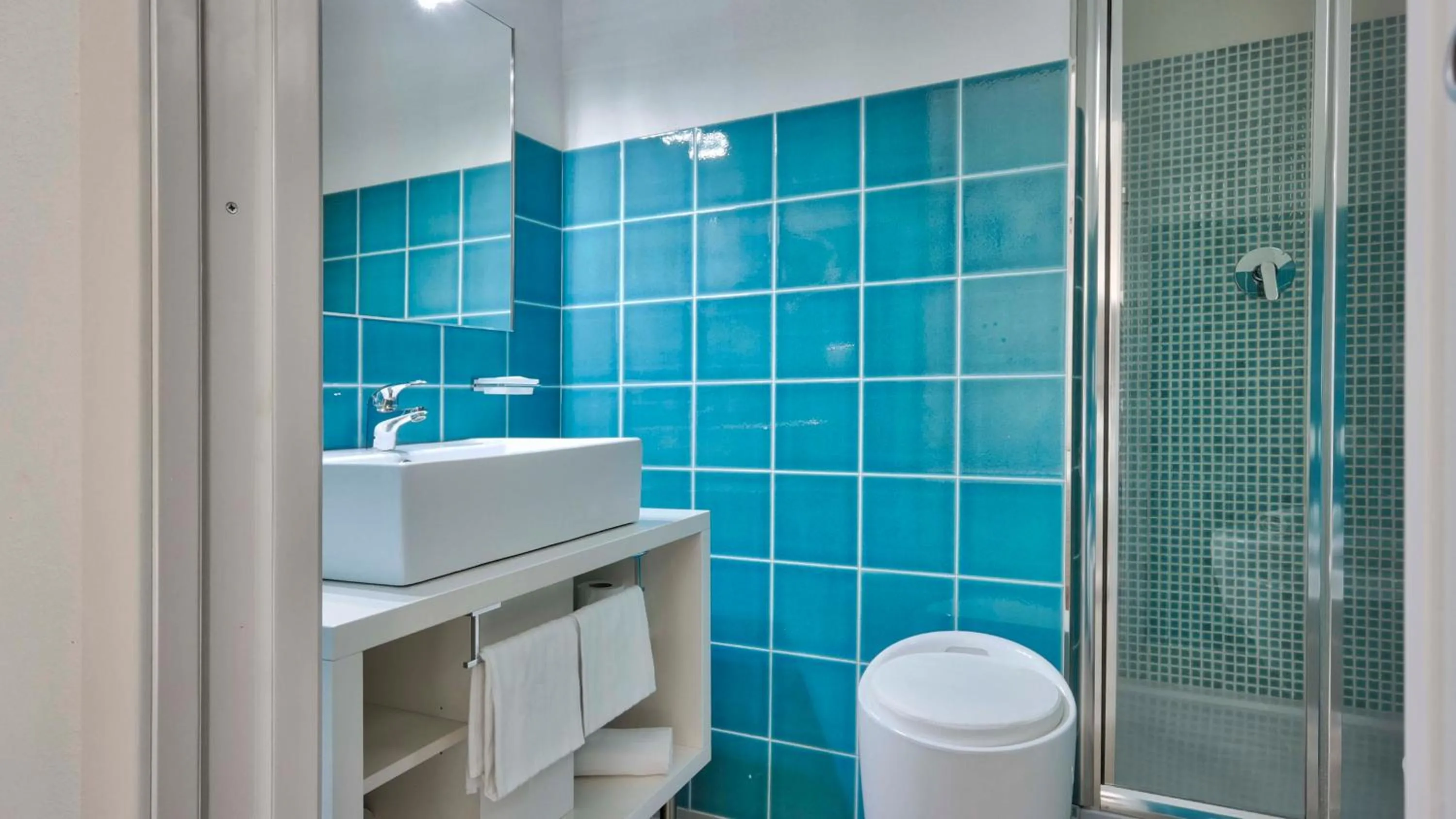 Bathroom in Smart Suite & Apartments