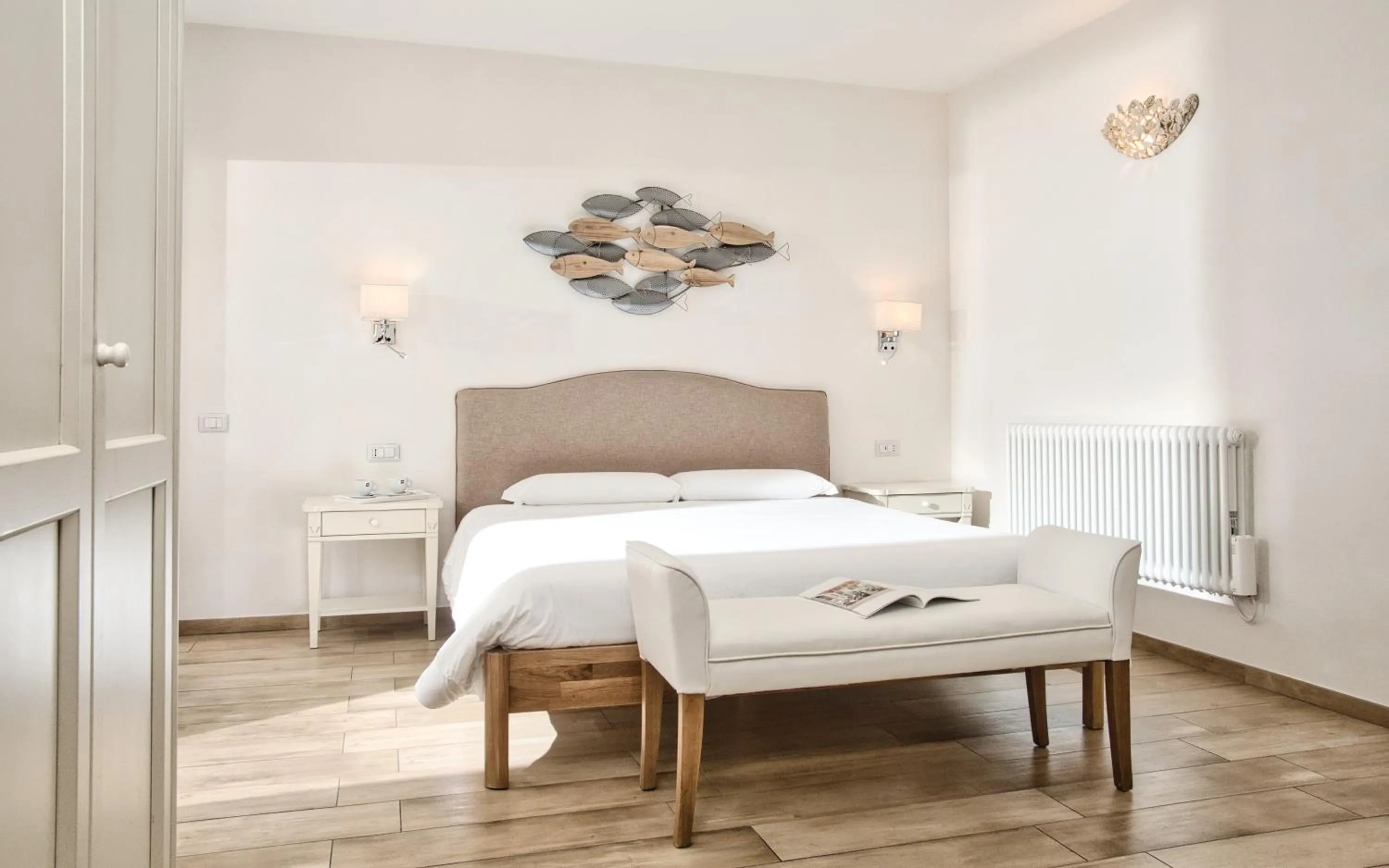 Bedroom, Bed in Smart Suite & Apartments