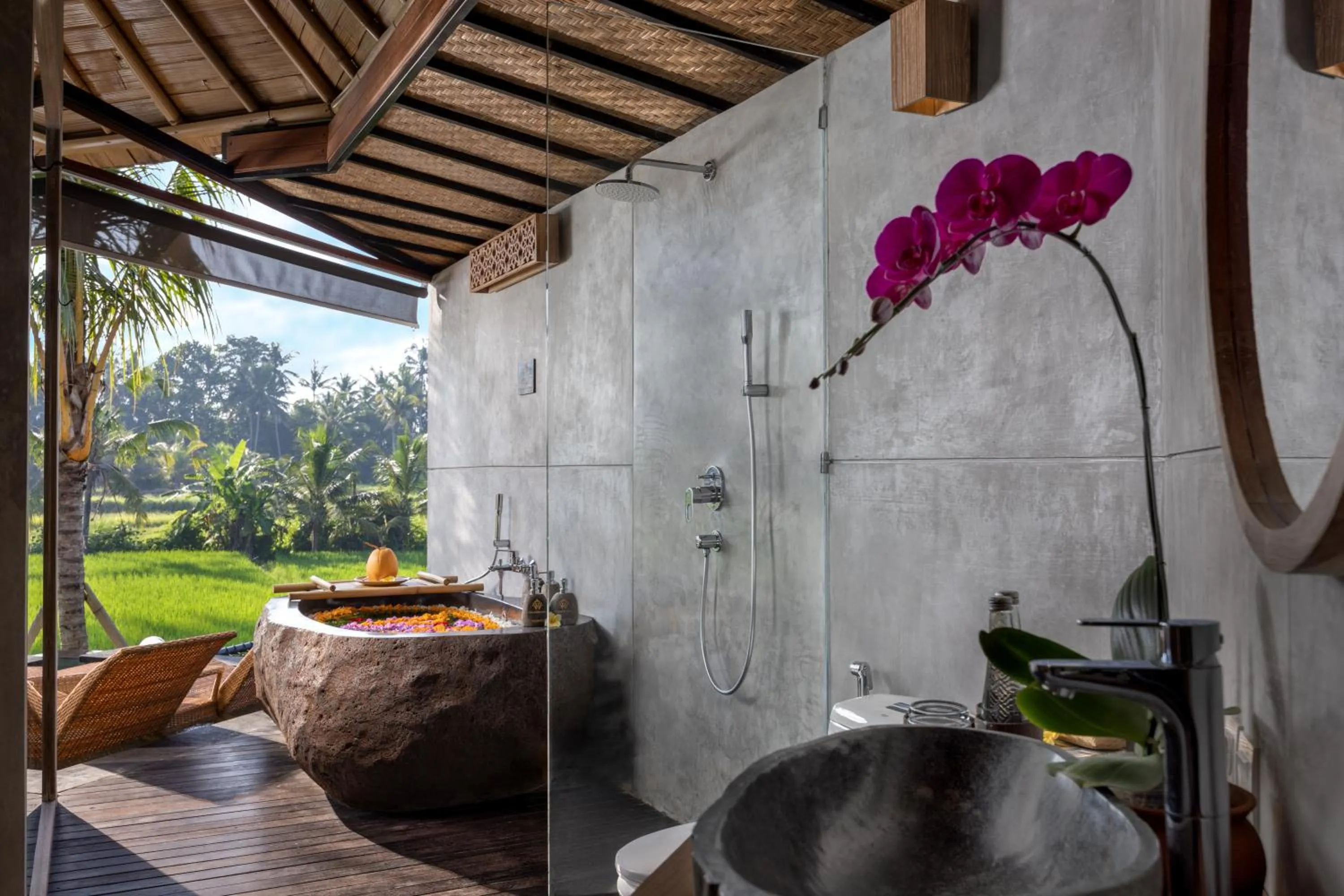 Toilet in thewakanda Resort A Pramana Experience