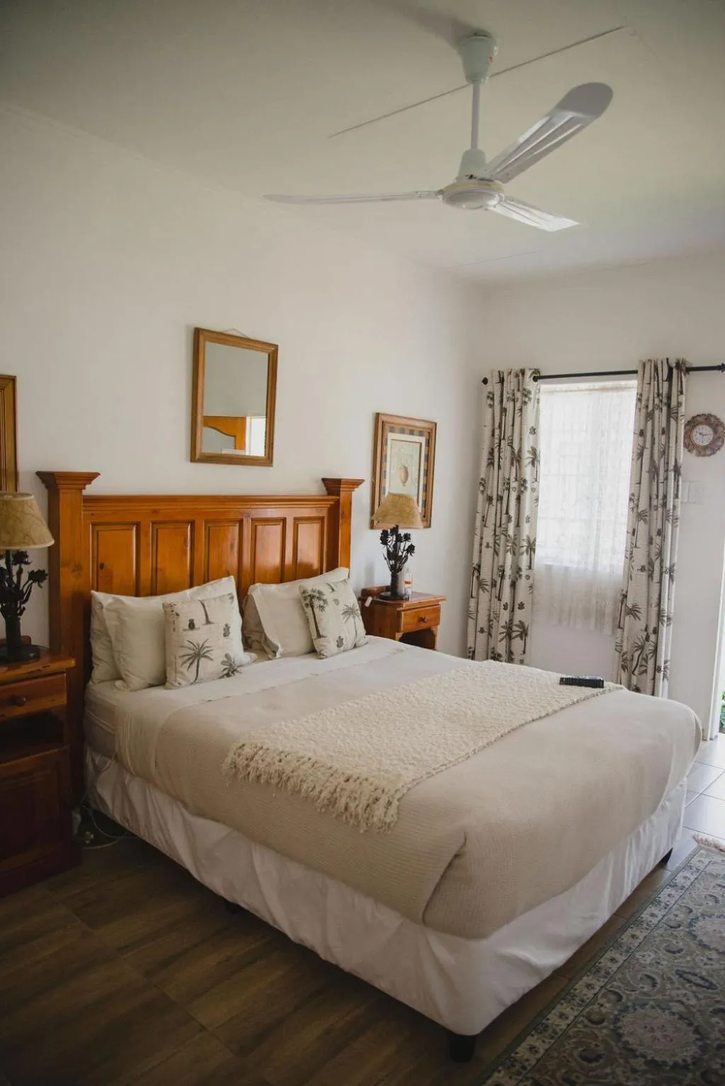 Bedroom, Bed in Lydenburg Manor Guest House