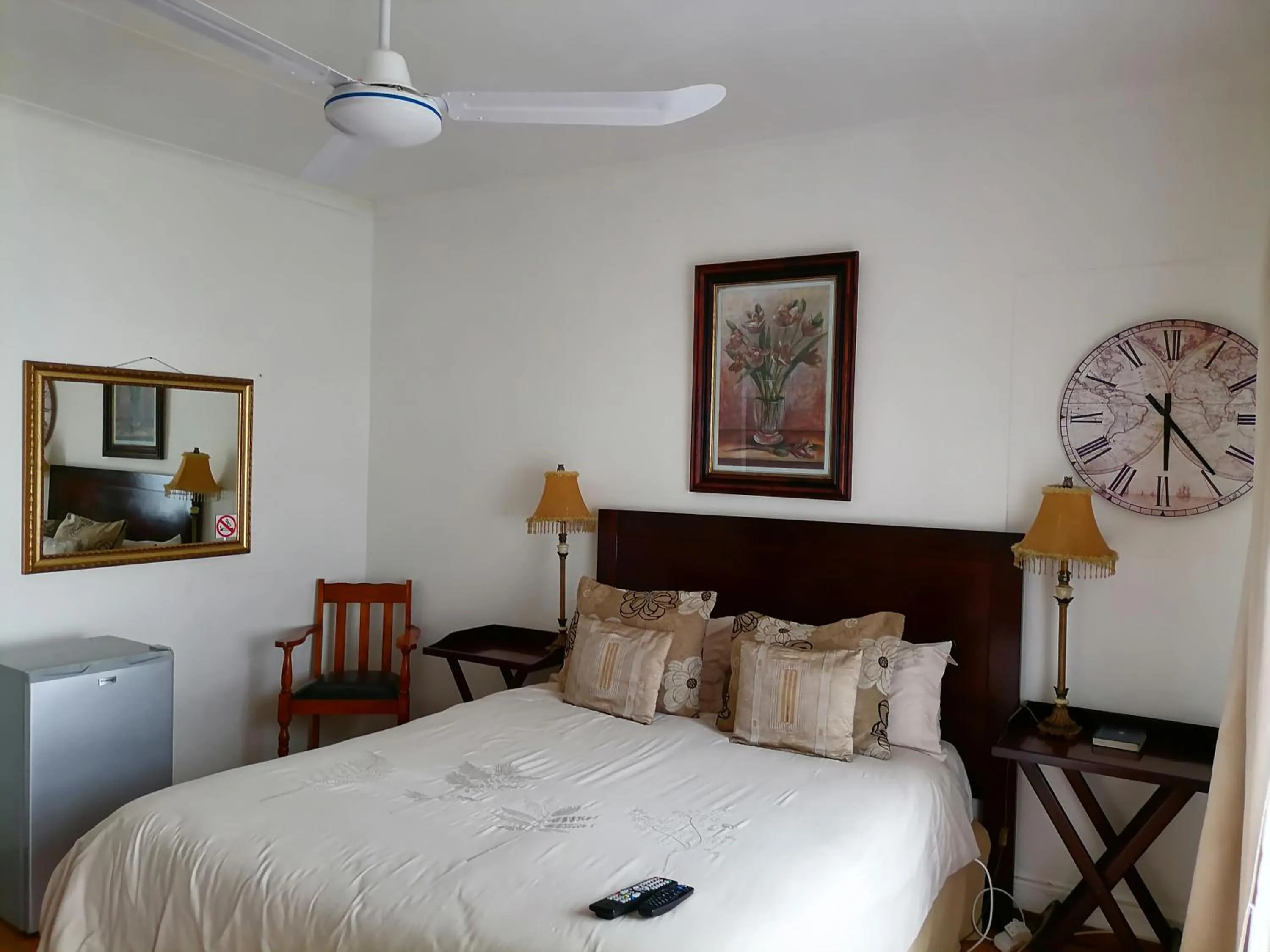 Bed in Lydenburg Manor Guest House