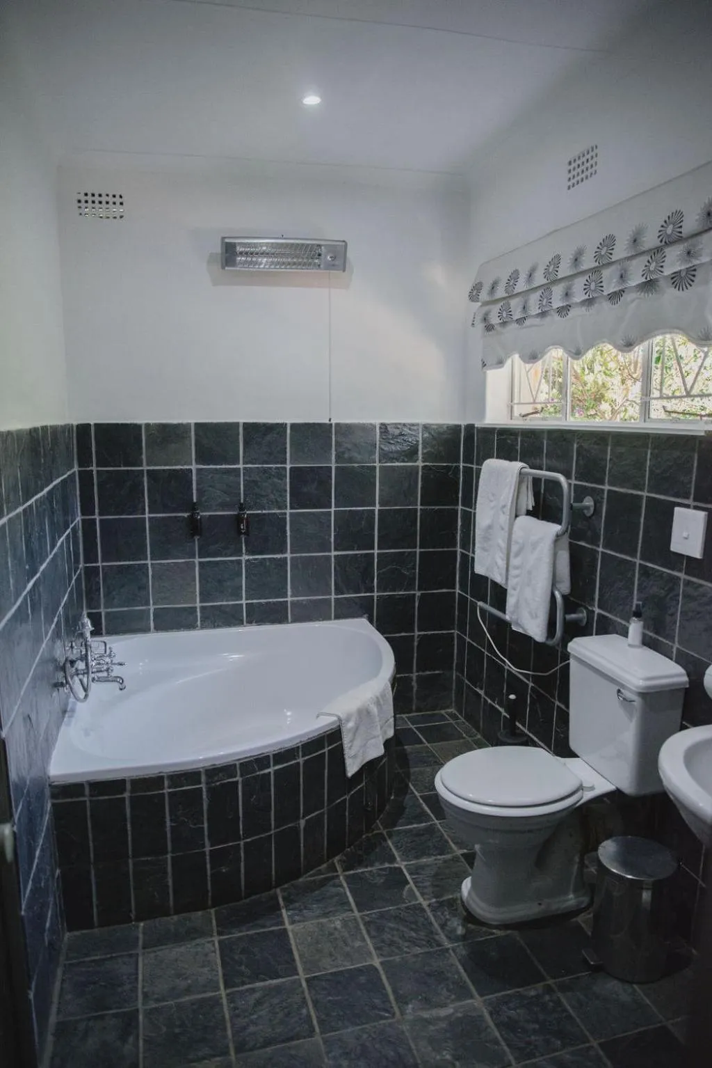 Bathroom in Lydenburg Manor Guest House