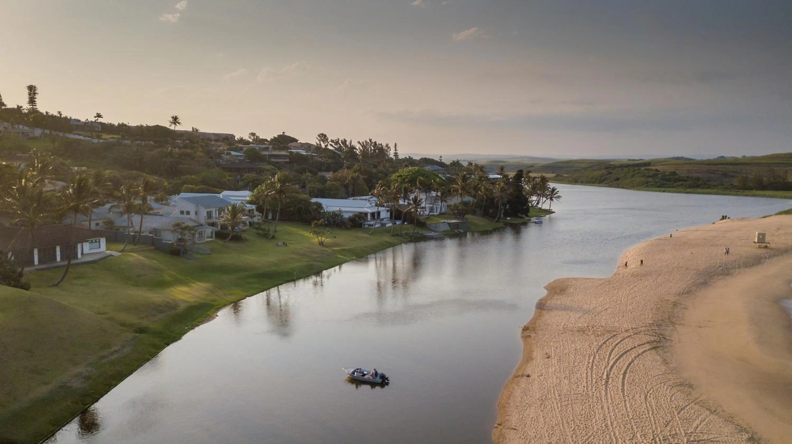 Beach in Danara Place
