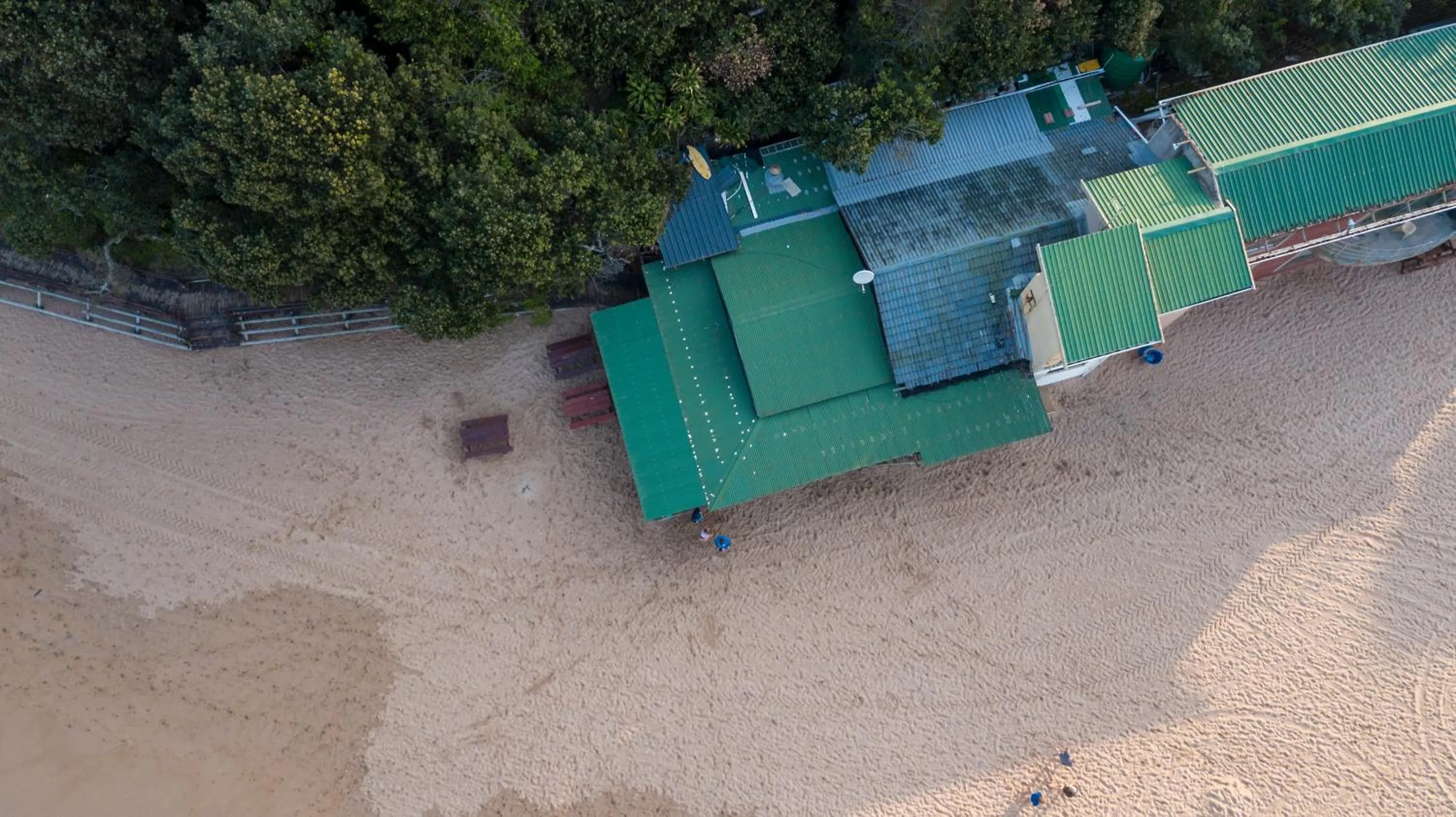 Beach in Danara Place