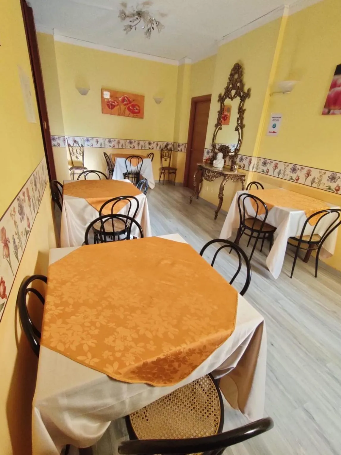 Lounge or bar in Hotel Serenella