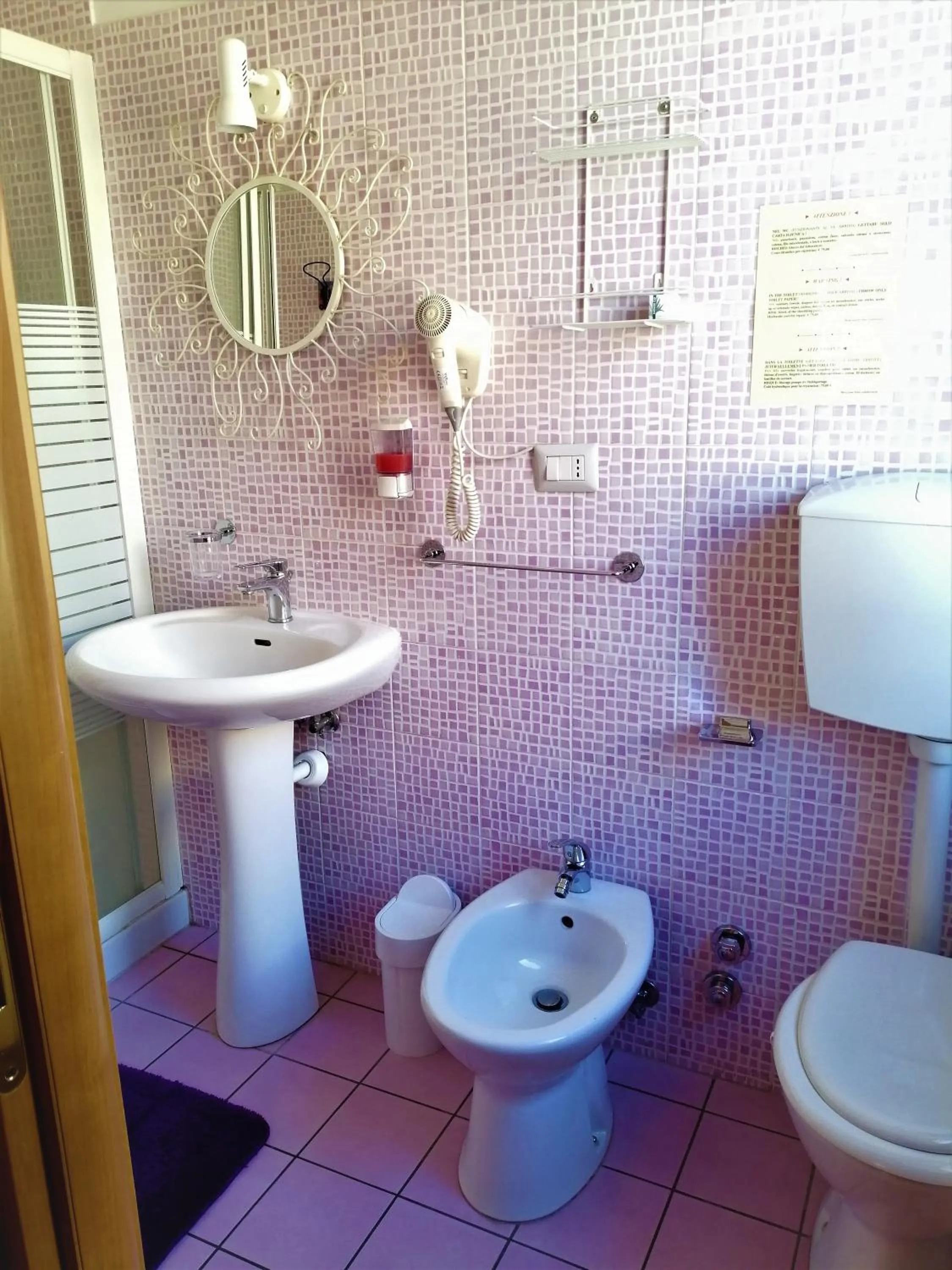 Bathroom in Hotel Serenella