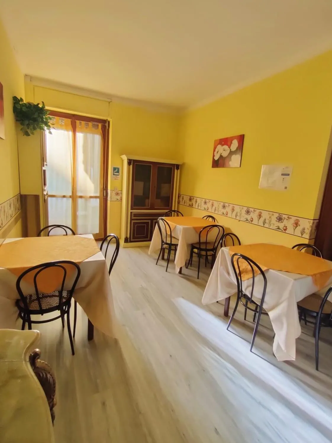 Lounge or bar in Hotel Serenella