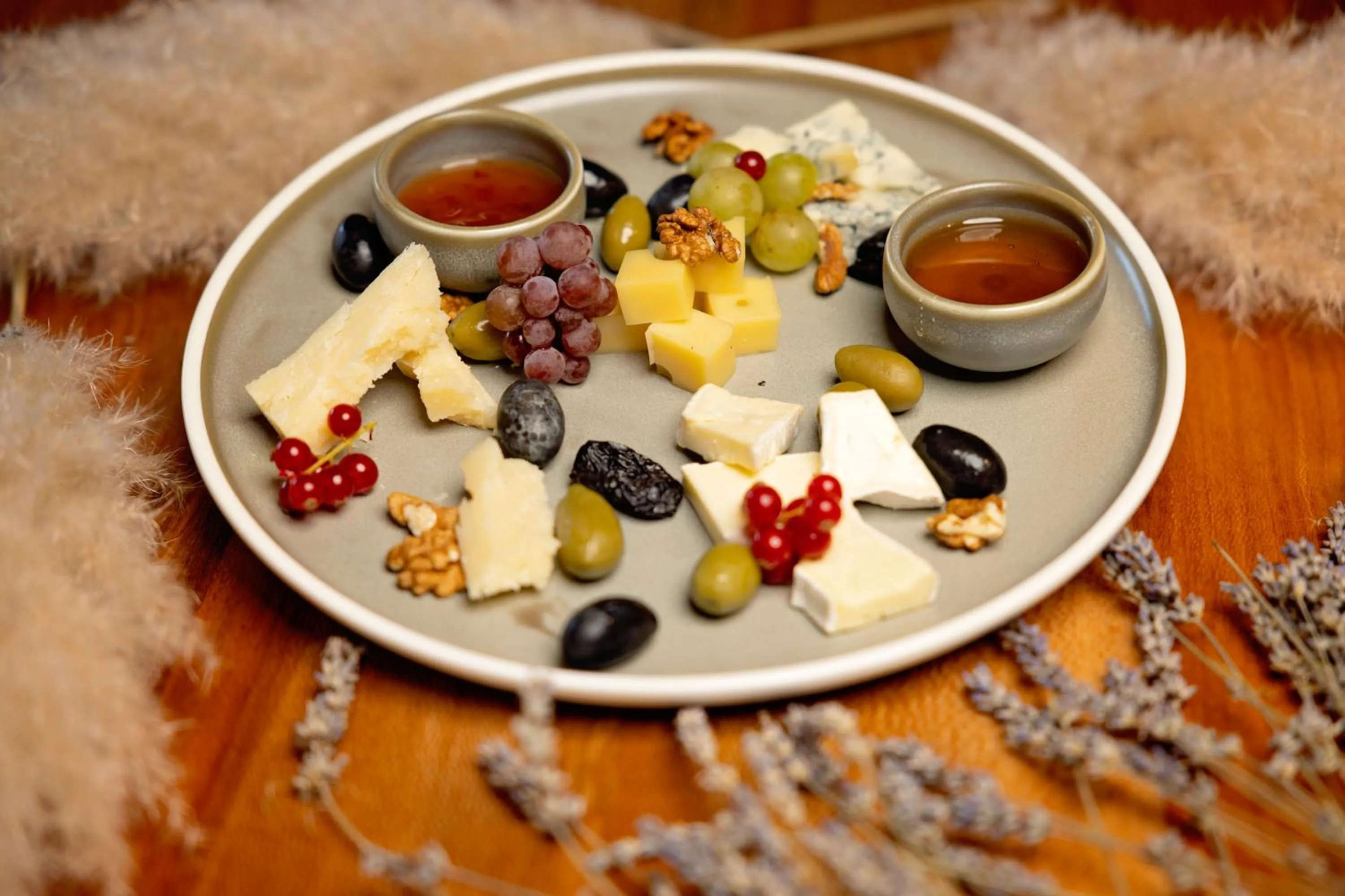 Restaurant/places to eat in Stejarii Resort