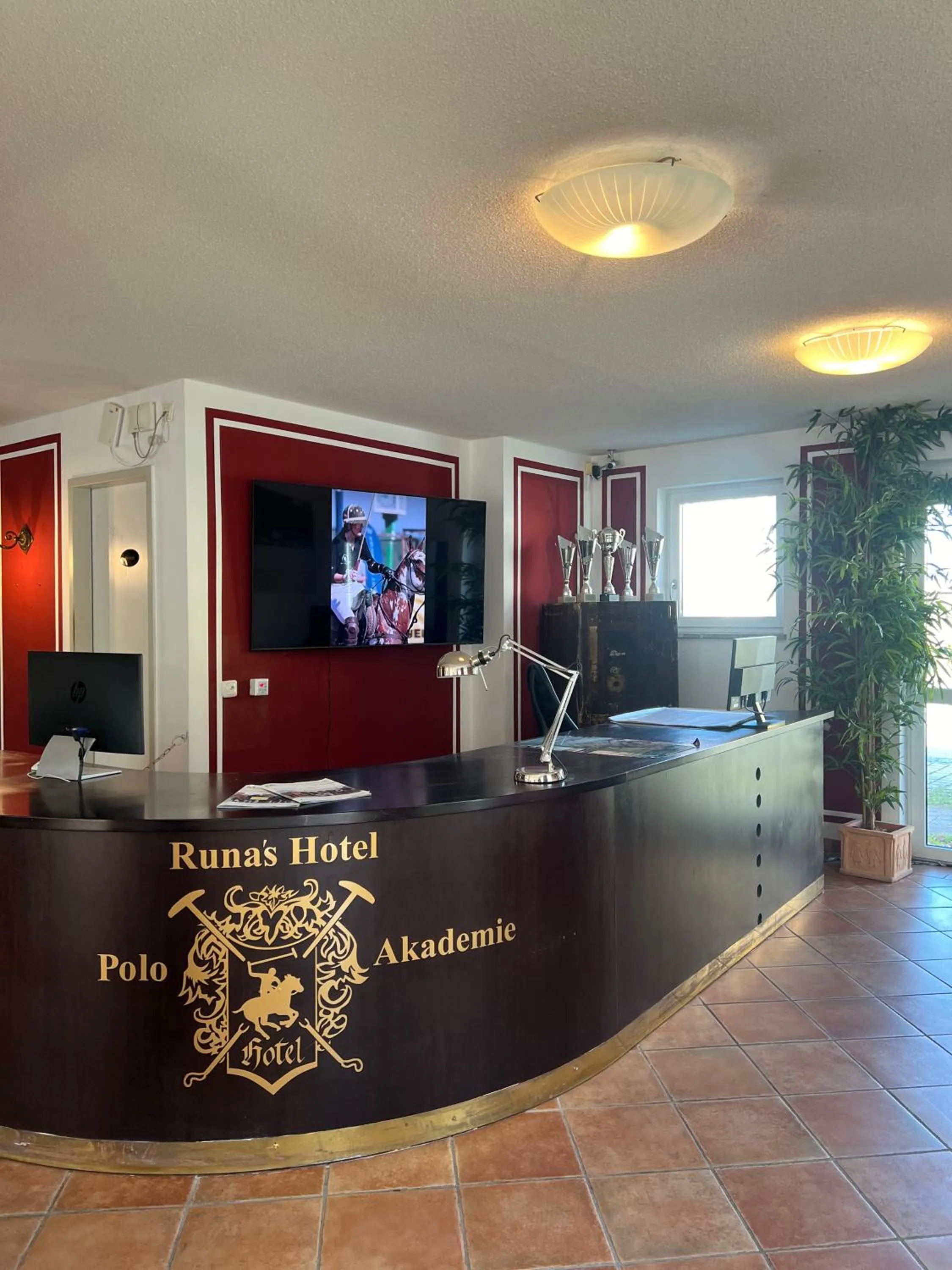 Lobby or reception in Runas Air Muc Park Sleep & Fly