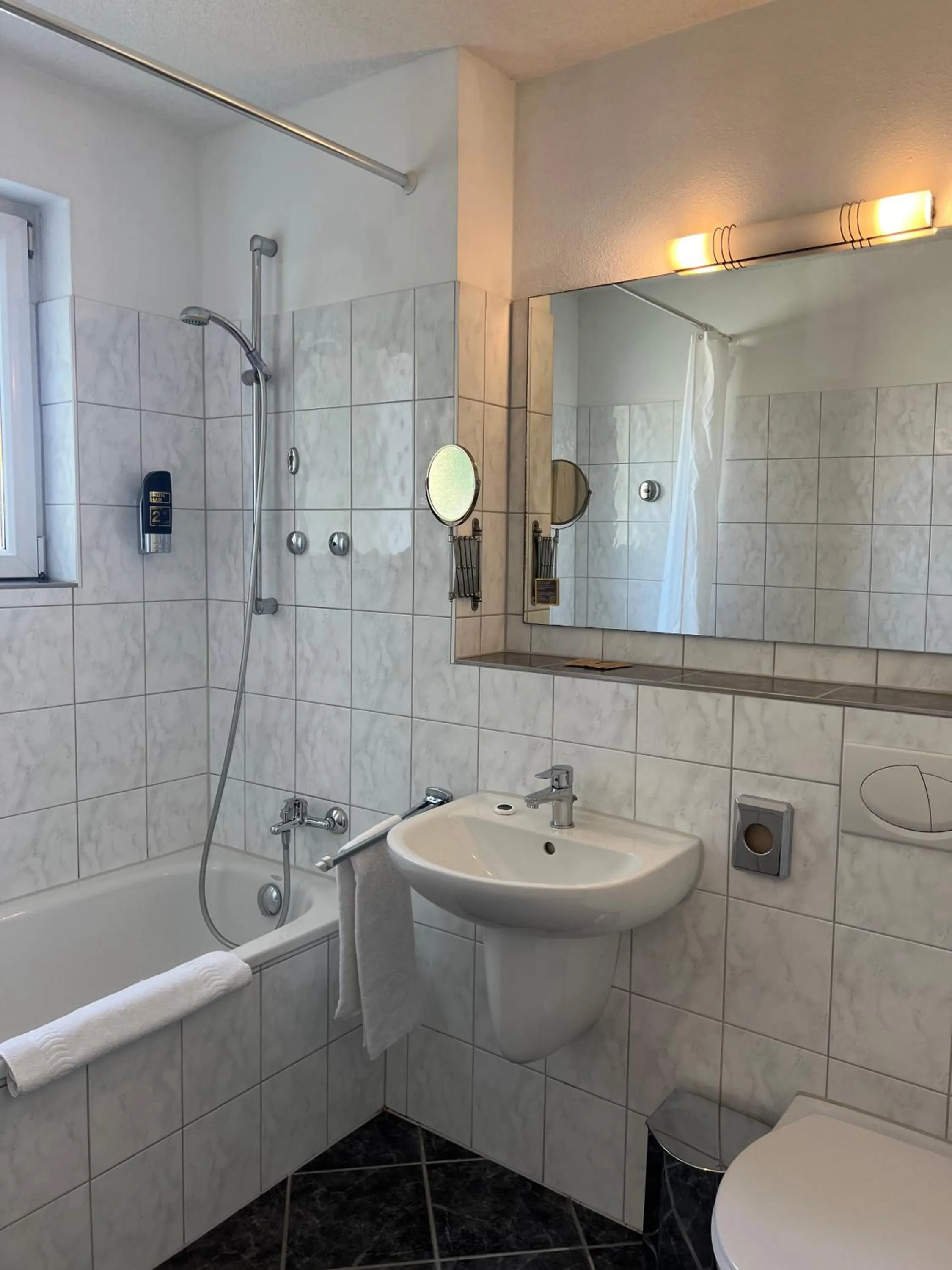 Shower in Runas Air Muc Park Sleep & Fly