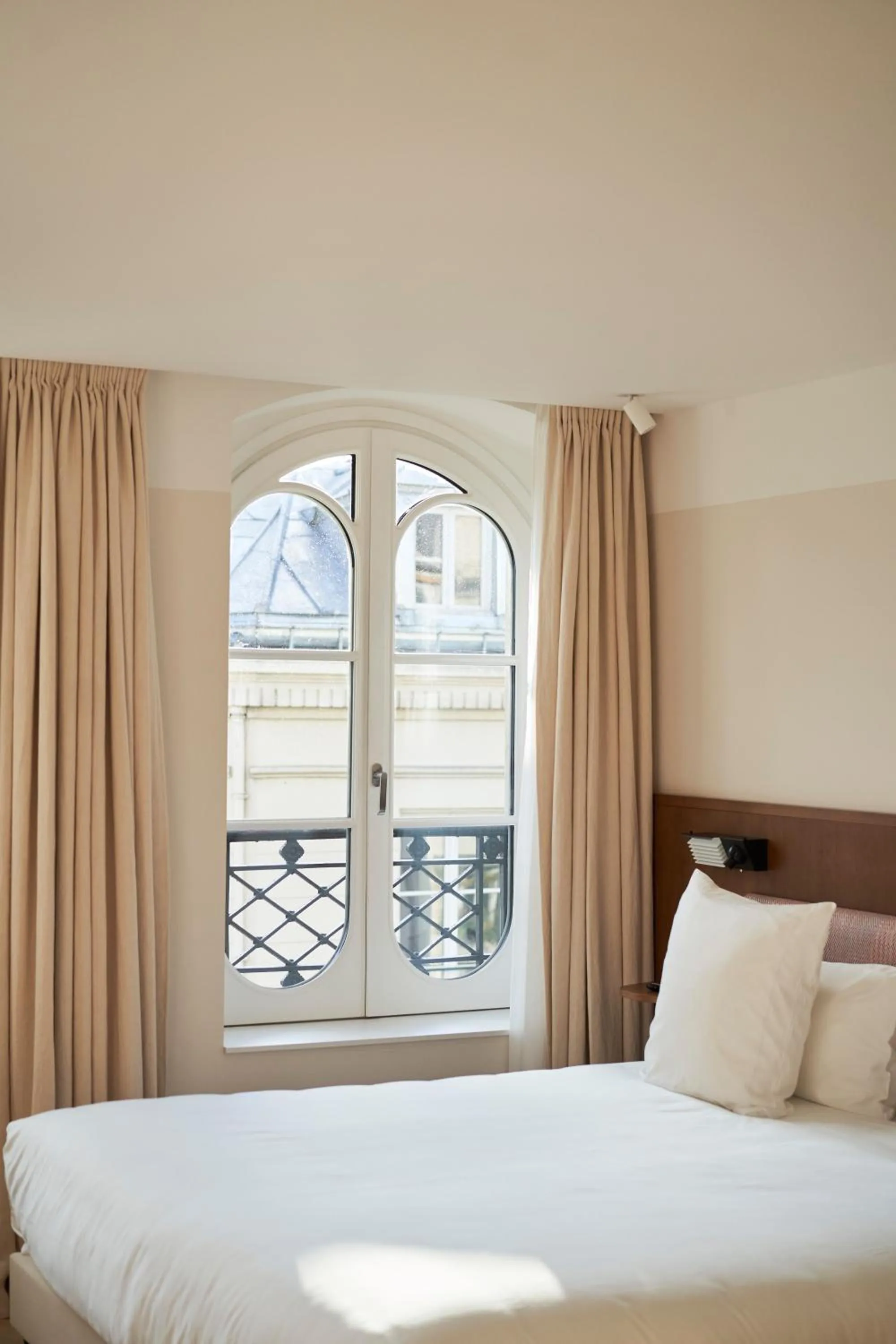 Bedroom, Bed in Hôtel du Sentier