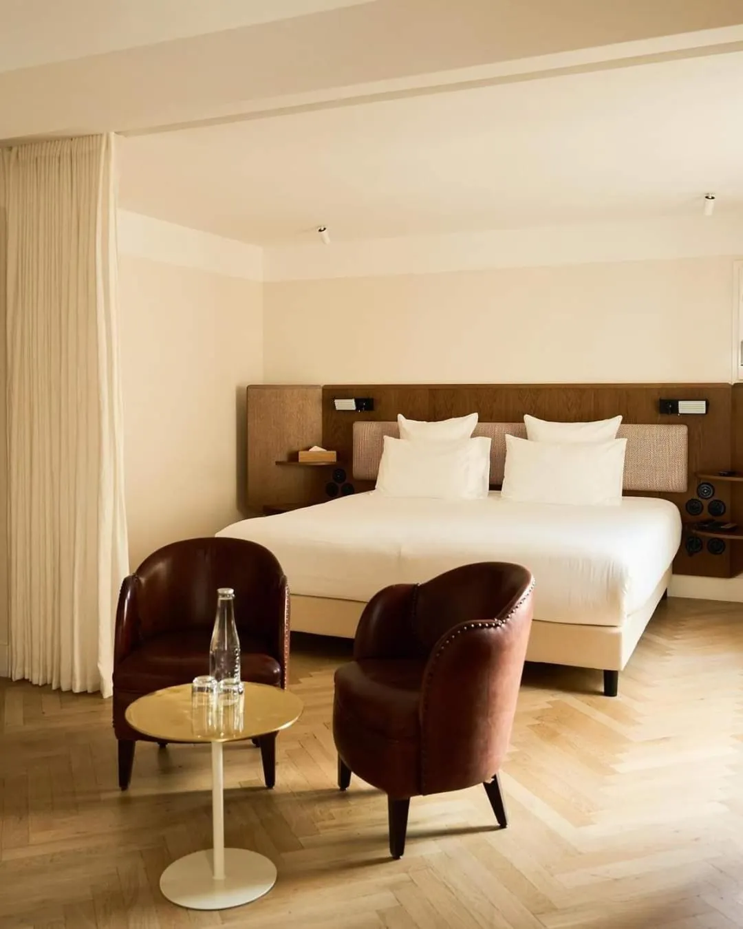 Bedroom, Bed in Hôtel du Sentier