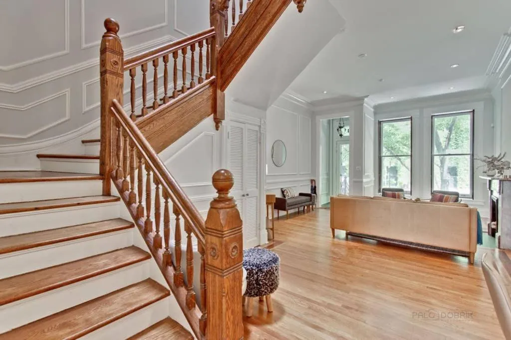 Living room in Historic luxury Townhouse in Downtown Chicago
