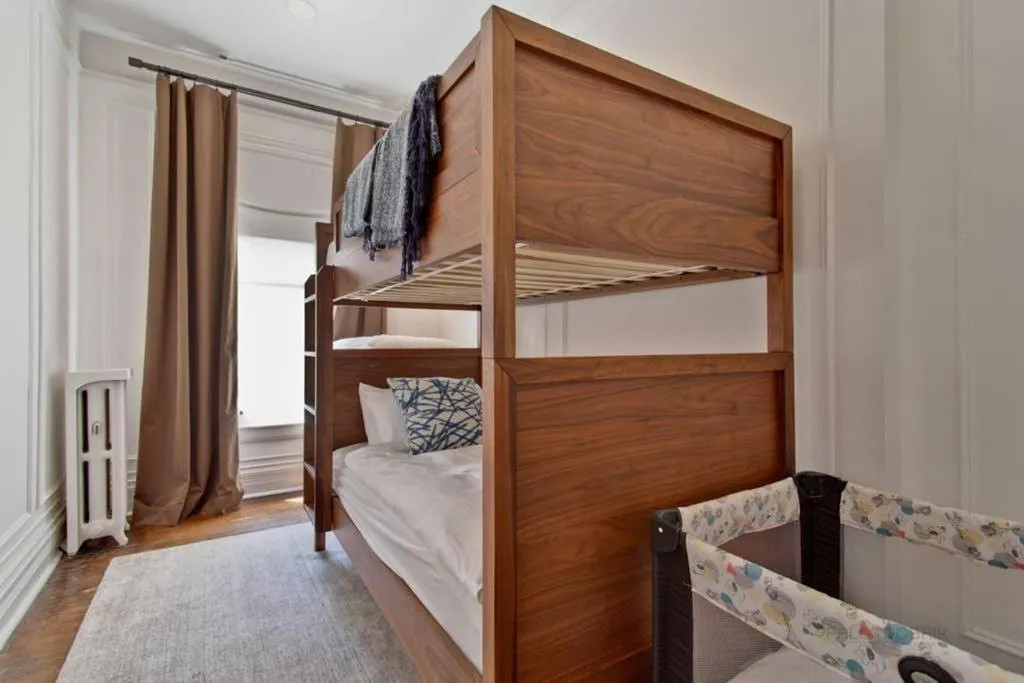 bunk bed, Bed in Historic luxury Townhouse in Downtown Chicago