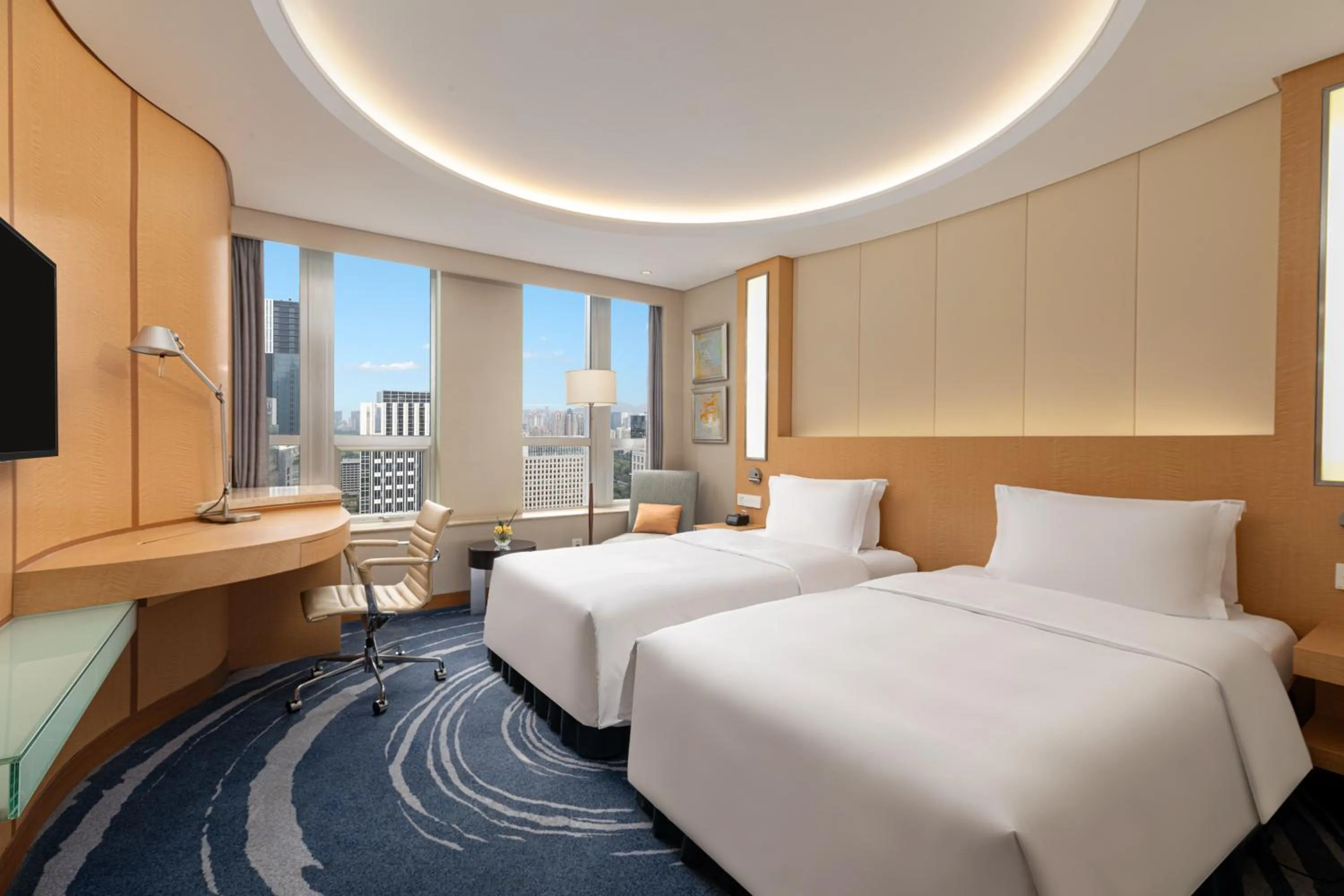 Bed in Crowne Plaza Shenzhen Futian