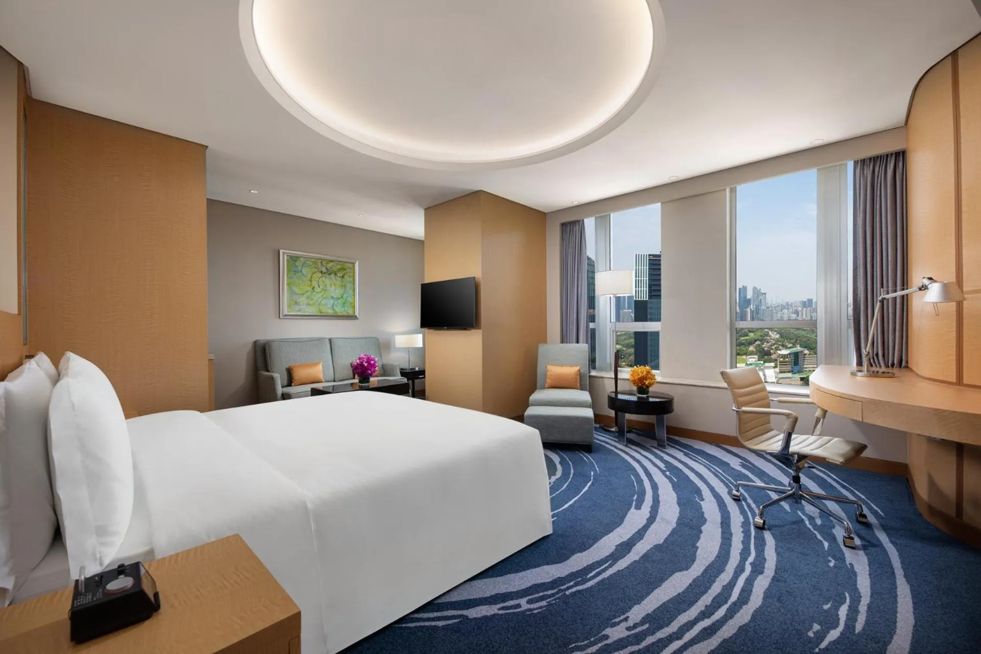 Bed in Crowne Plaza Shenzhen Futian
