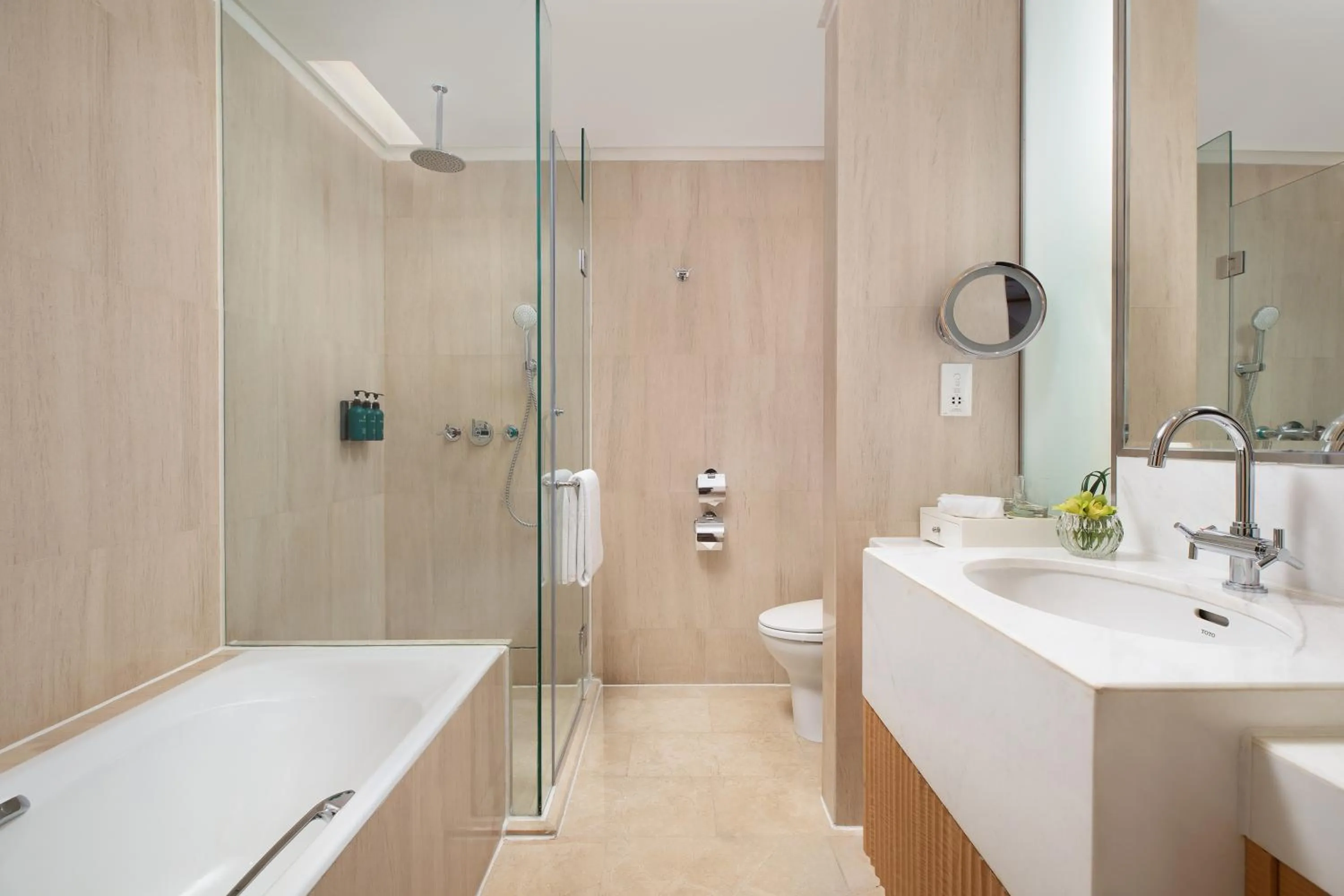 Shower in Crowne Plaza Shenzhen Futian