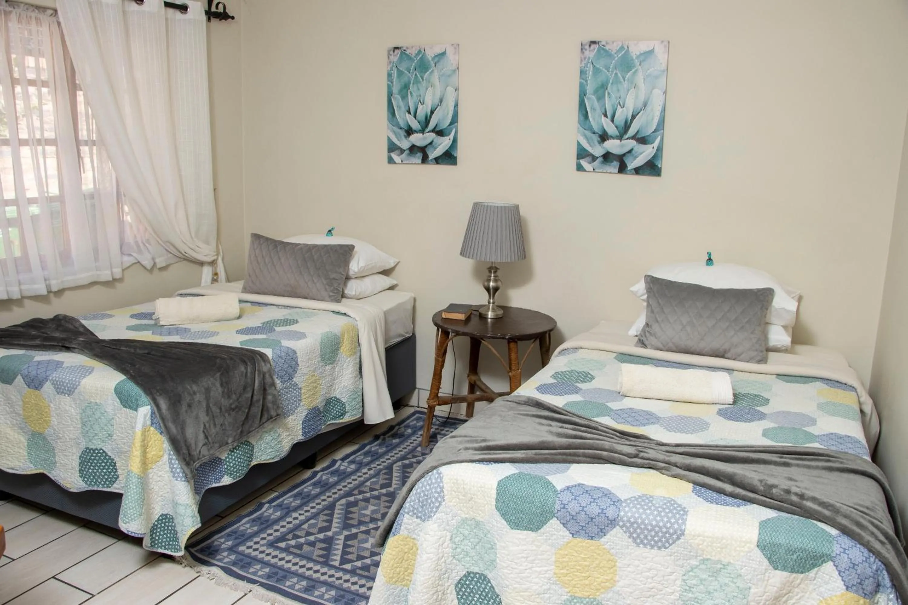 Bed in Oregon Place Guest House