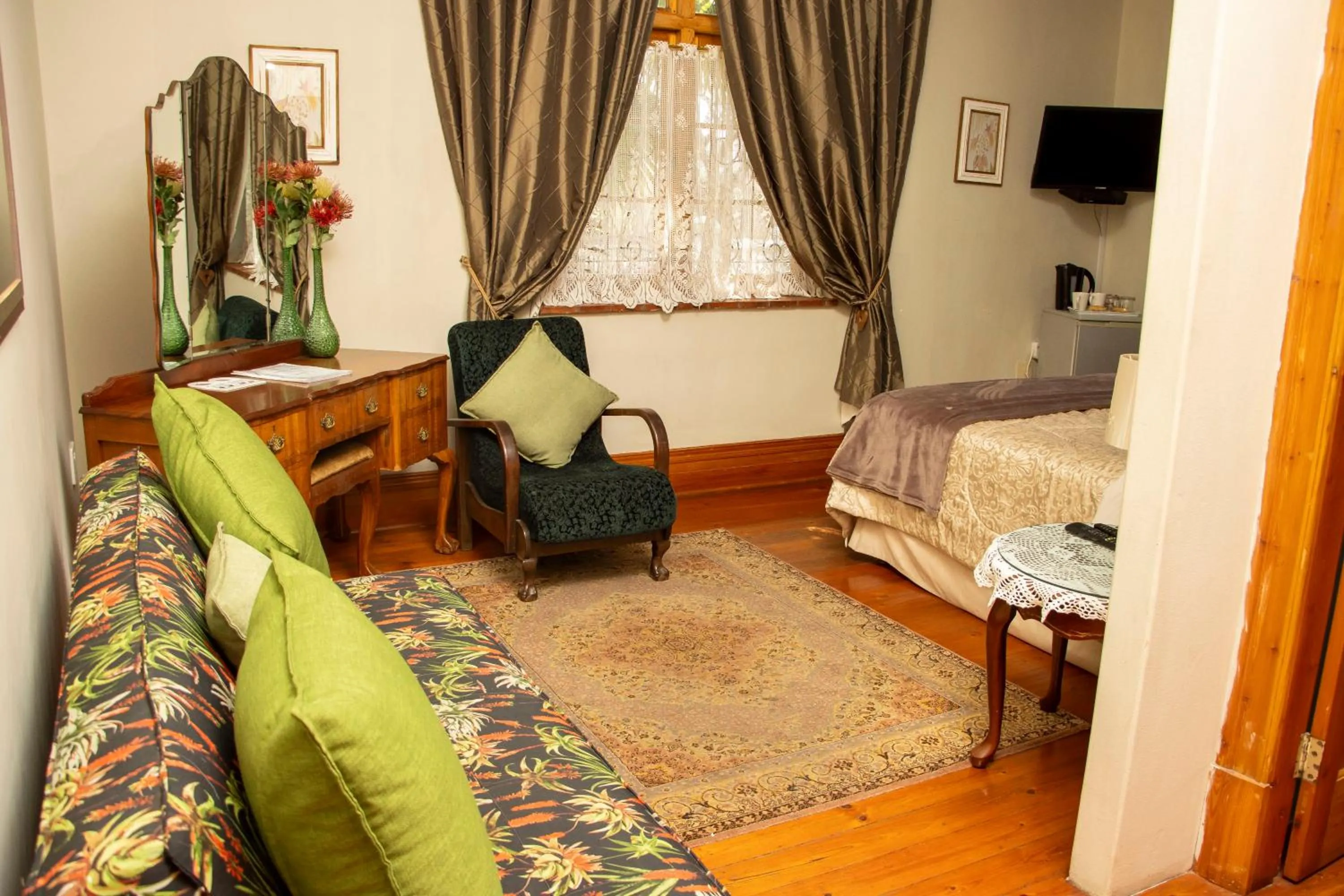 Bed in Oregon Place Guest House