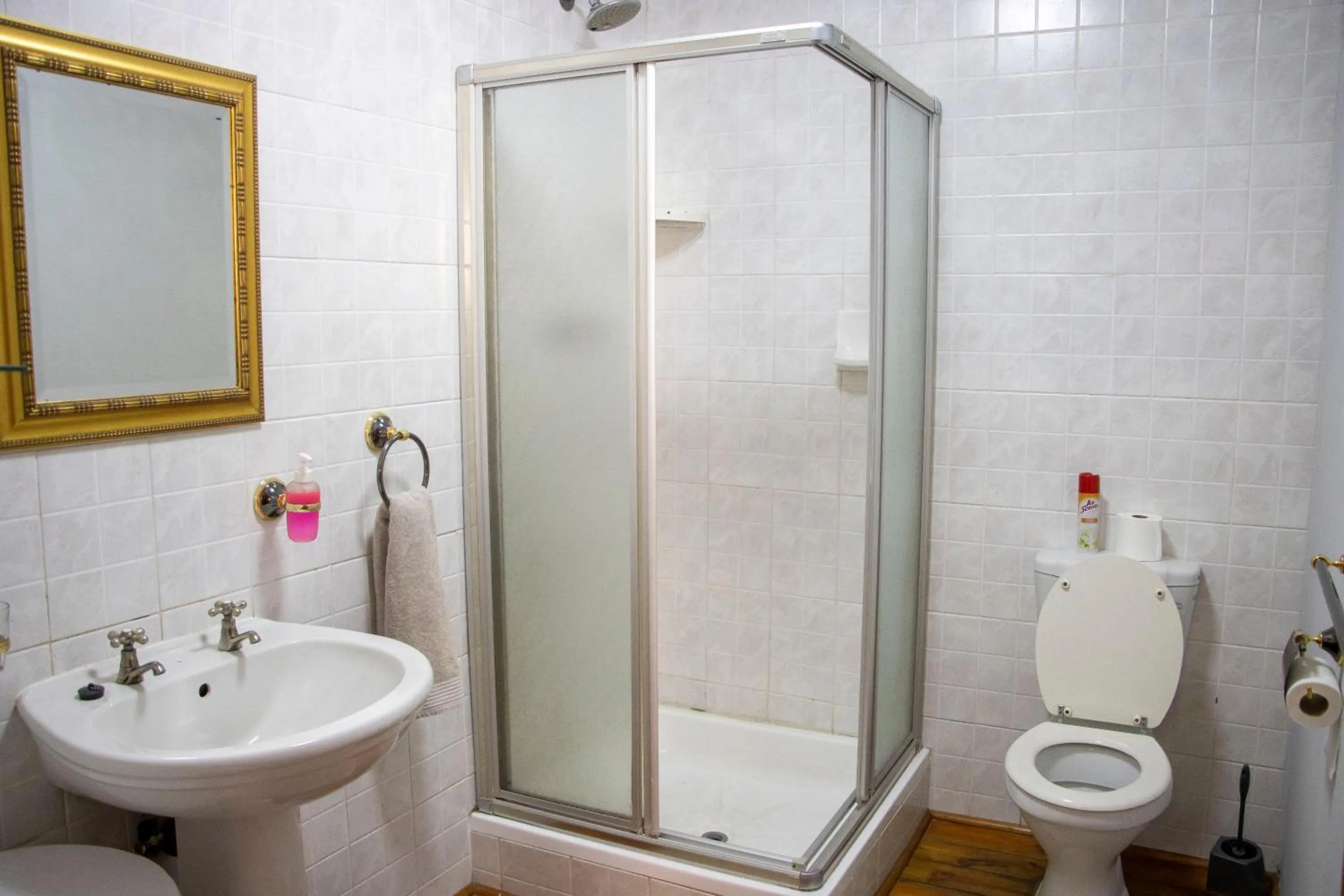 Oregon Place Guest House