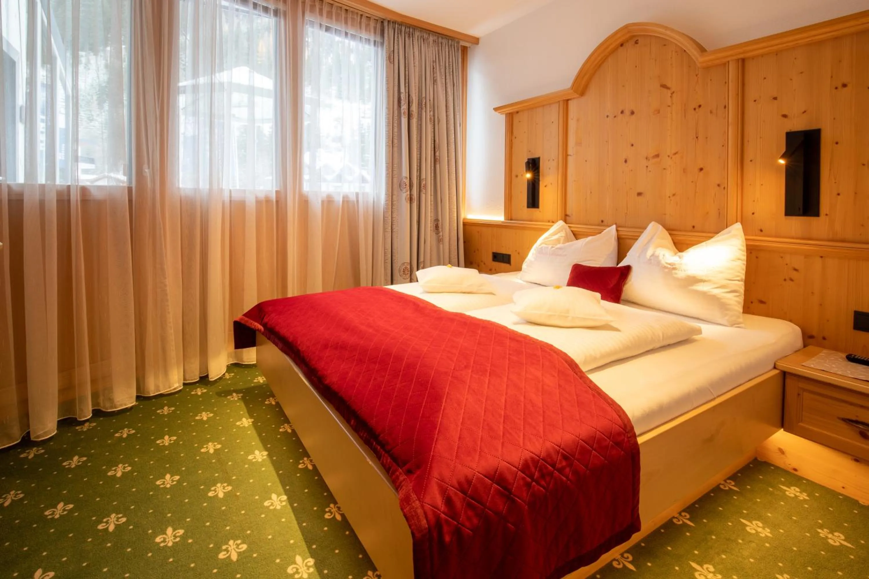 Bed in Hotel Garni Monte Bianco