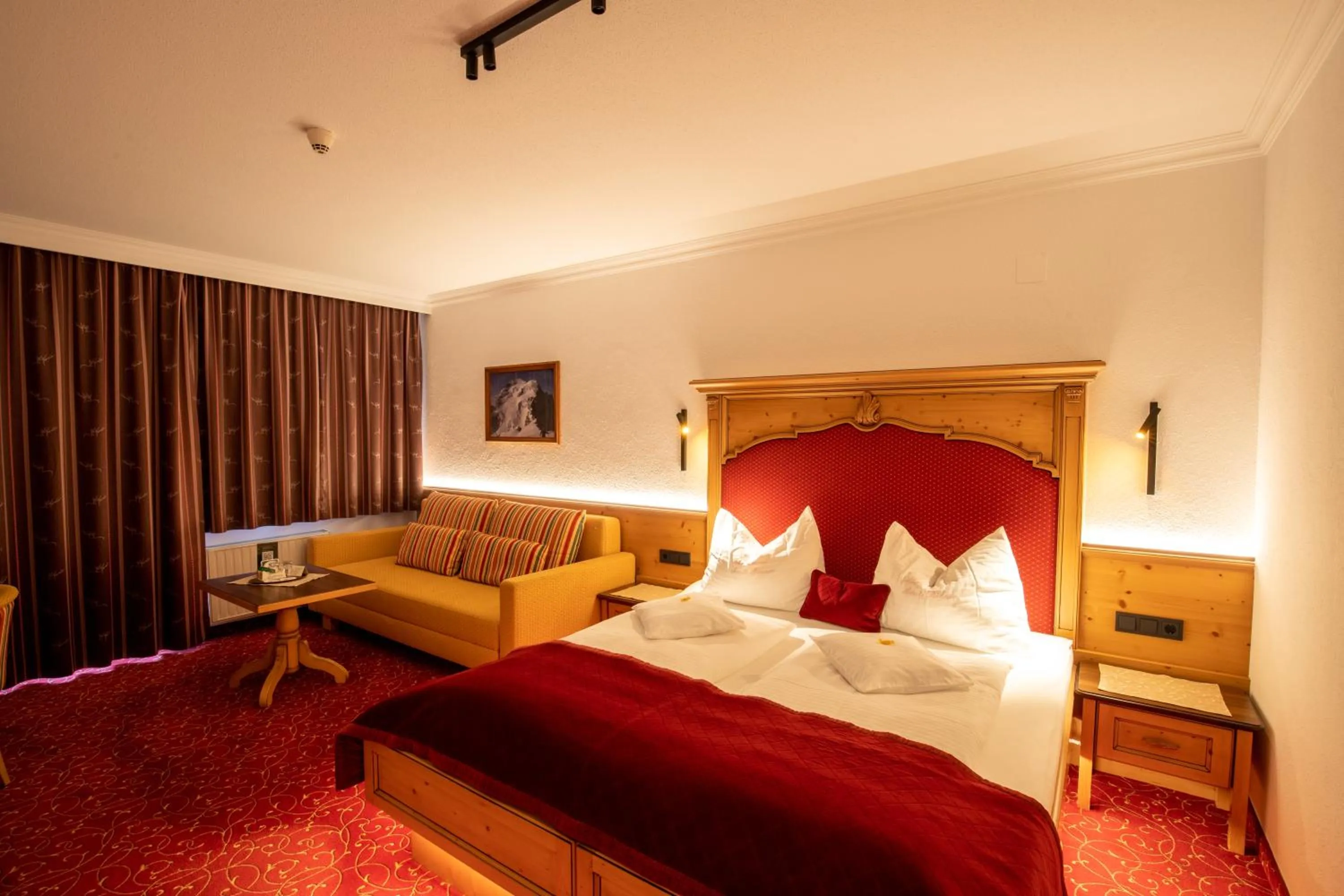 Bed in Hotel Garni Monte Bianco